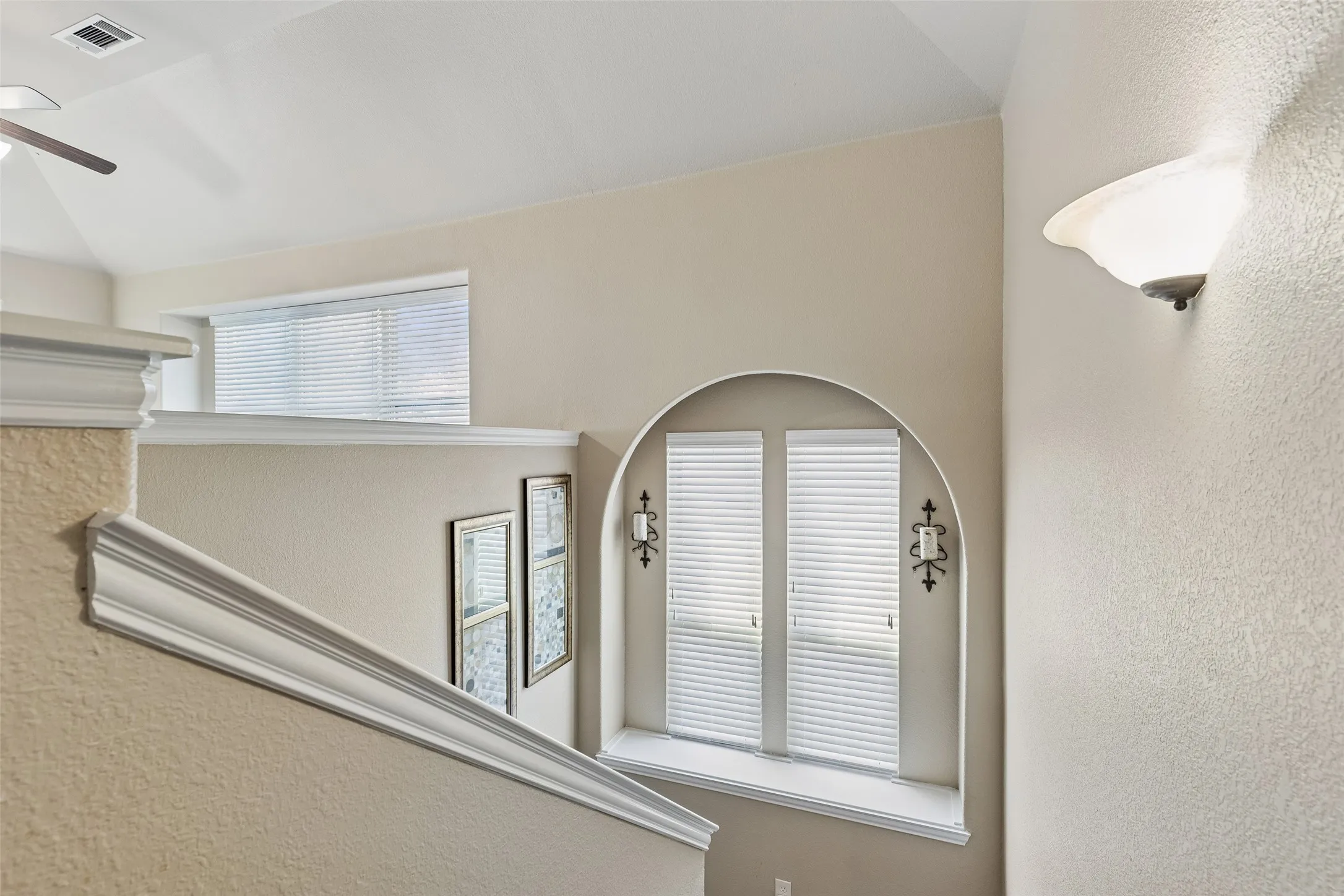 Single Family Residence For Sale in Collin County , 909 Calder Court, Anna, Texas 75409, 4 Bedroom, 3 Bathroom, 2 Garage spaces, 2,456 Sqft, built in 2013, mls#21361599, Real Estate Agent in Anna, Homes For Sale in Collin county, Homes For Sale in Anna, Realtor in Anna Texas, Real Estate Brokerage Independent Realty Texas, Luminita Cordes Realtor