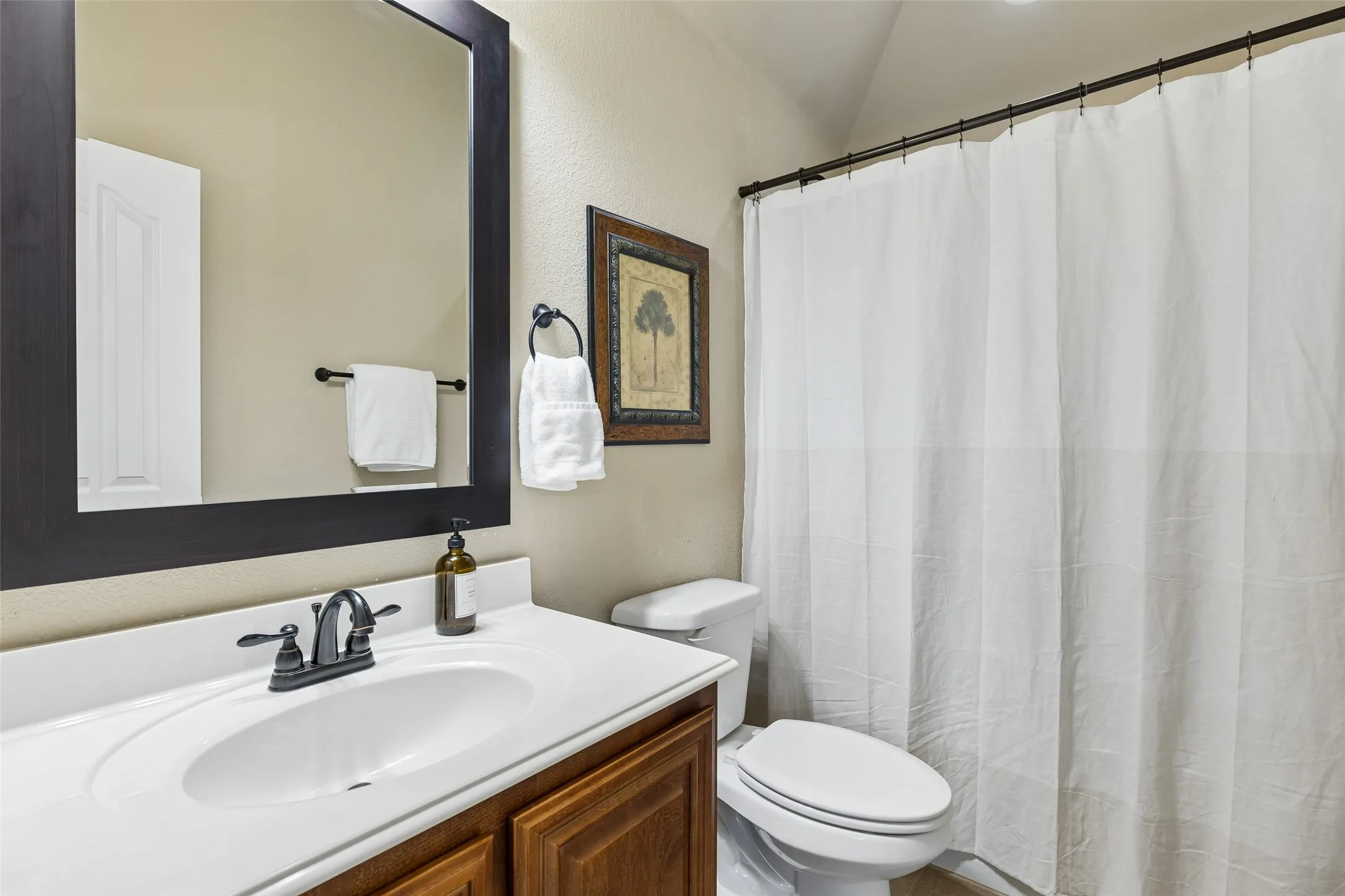 Single Family Residence For Sale in Collin County , 909 Calder Court, Anna, Texas 75409, 4 Bedroom, 3 Bathroom, 2 Garage spaces, 2,456 Sqft, built in 2013, mls#21361599, Real Estate Agent in Anna, Homes For Sale in Collin county, Homes For Sale in Anna, Realtor in Anna Texas, Real Estate Brokerage Independent Realty Texas, Luminita Cordes Realtor