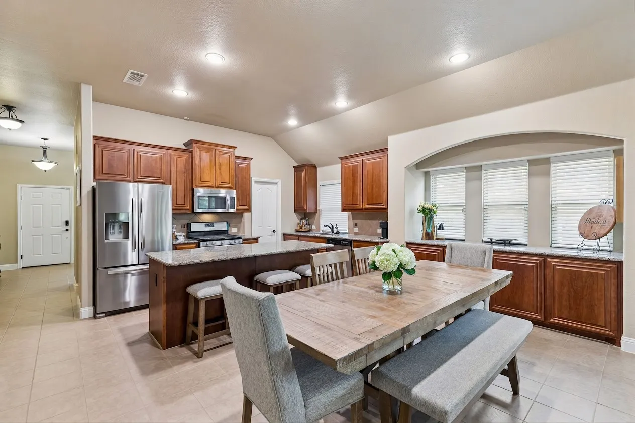 Single Family Residence For Sale in Collin County , 909 Calder Court, Anna, Texas 75409, 4 Bedroom, 3 Bathroom, 2 Garage spaces, 2,456 Sqft, built in 2013, mls#21361599, Real Estate Agent in Anna, Homes For Sale in Collin county, Homes For Sale in Anna, Realtor in Anna Texas, Real Estate Brokerage Independent Realty Texas, Luminita Cordes Realtor