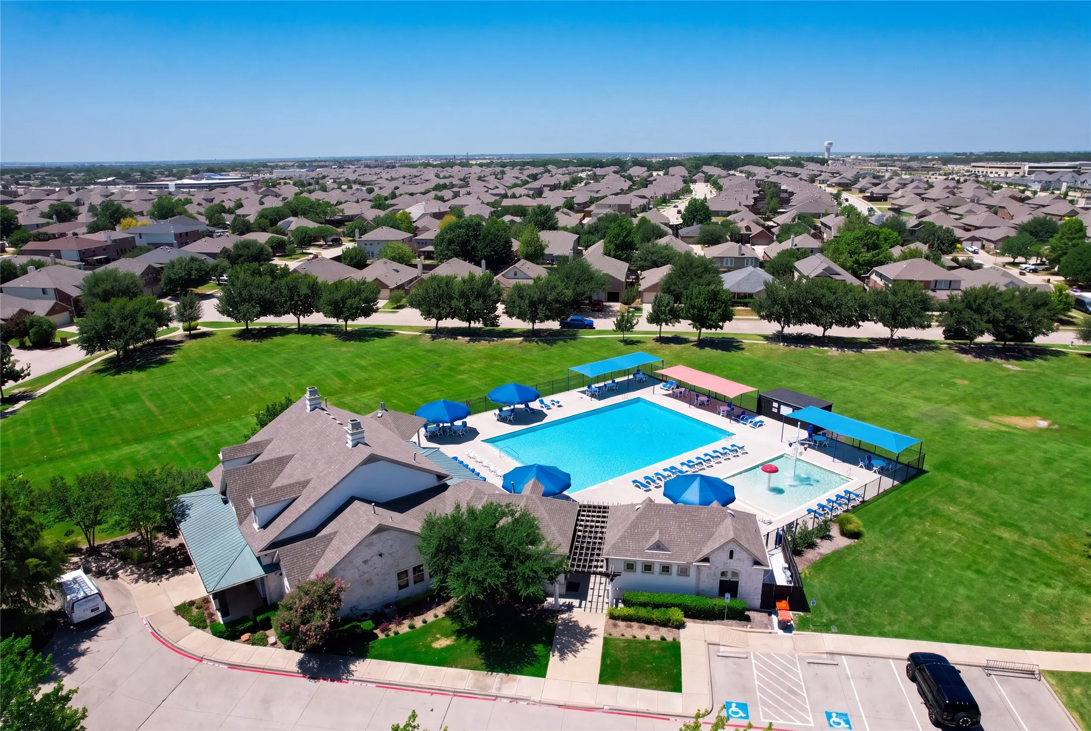 Single Family Residence For Sale in Collin County , 909 Calder Court, Anna, Texas 75409, 4 Bedroom, 3 Bathroom, 2 Garage spaces, 2,456 Sqft, built in 2013, mls#21361599, Real Estate Agent in Anna, Homes For Sale in Collin county, Homes For Sale in Anna, Realtor in Anna Texas, Real Estate Brokerage Independent Realty Texas, Luminita Cordes Realtor