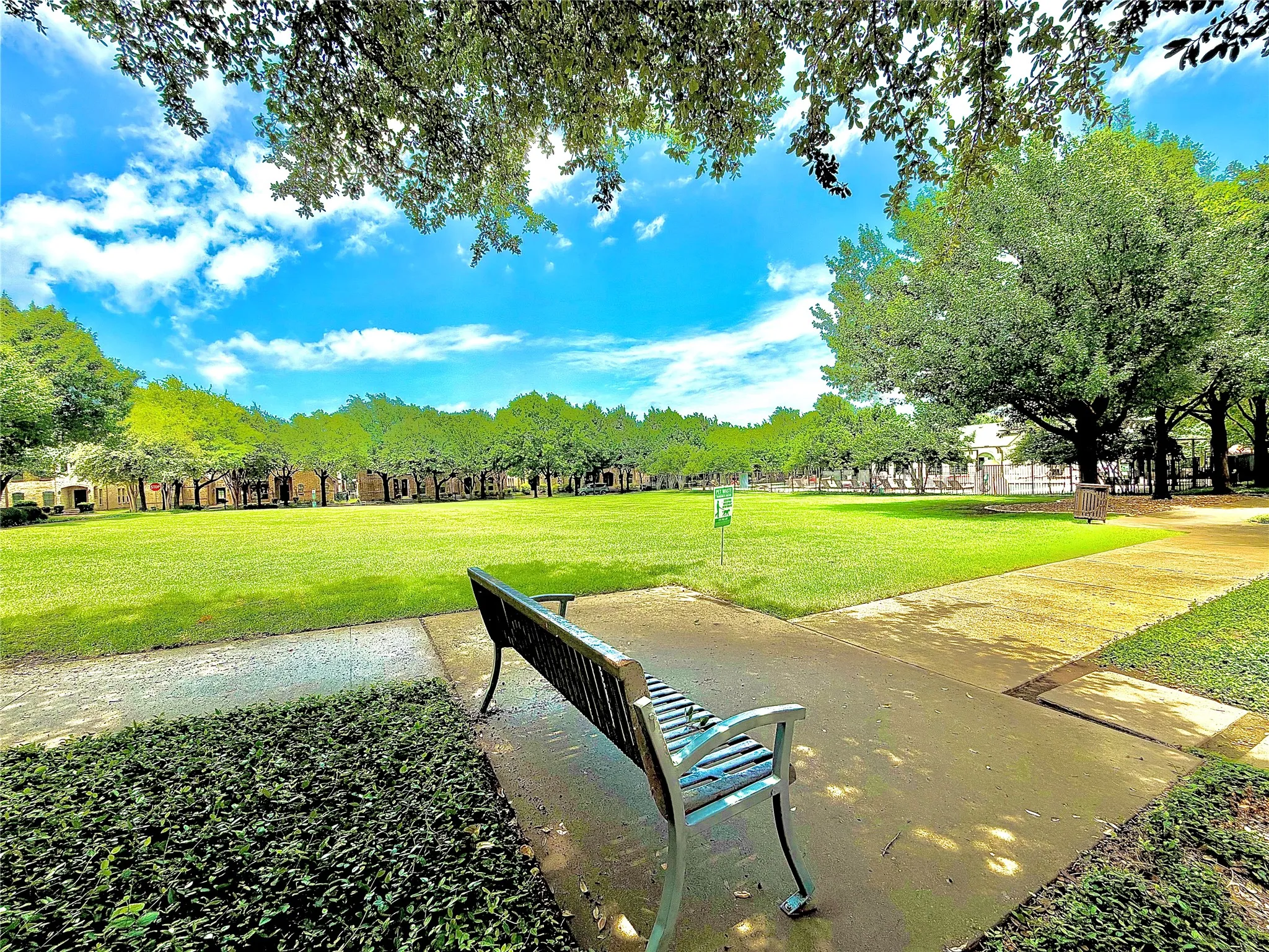 Townhouse For Sale in Collin County , 6717 Livorno Lane, Frisco, Texas 75034, 3 Bedroom, 3 Bathroom, 2 Garage spaces, 2,182 Sqft, built in 2005, mls#21364089, Real Estate Agent in Frisco, Homes For Sale in Collin county, Homes For Sale in Frisco, Realtor in Frisco Texas, Real Estate Brokerage Independent Realty Texas, Luminita Cordes Realtor