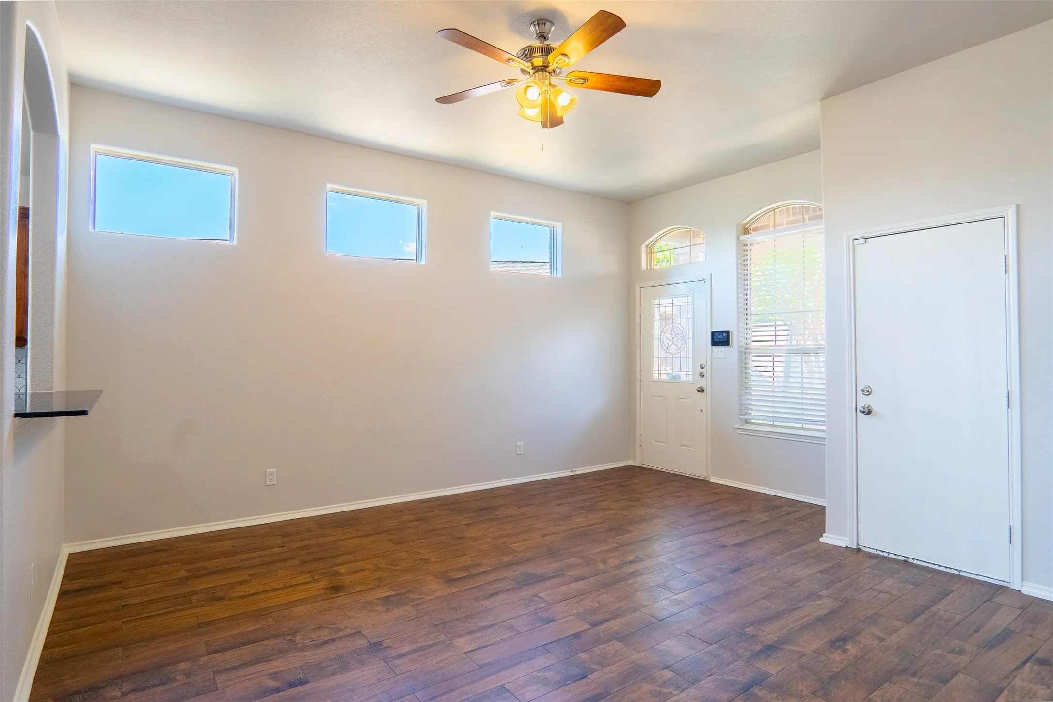 Single Family Residence For Rent in Tarrant County , 4629 Thistle Creek Court, Fort Worth, Texas 76179, 3 Bedroom, 2 Bathroom, 2 Garage spaces, 1,336 Sqft, built in 2011, mls#21364096, Real Estate Agent in Fort Worth, Homes For Rent in Tarrant county, Homes For Rent in Fort Worth, Realtor in Fort Worth Texas, Real Estate Brokerage Independent Realty Texas, Luminita Cordes Realtor
