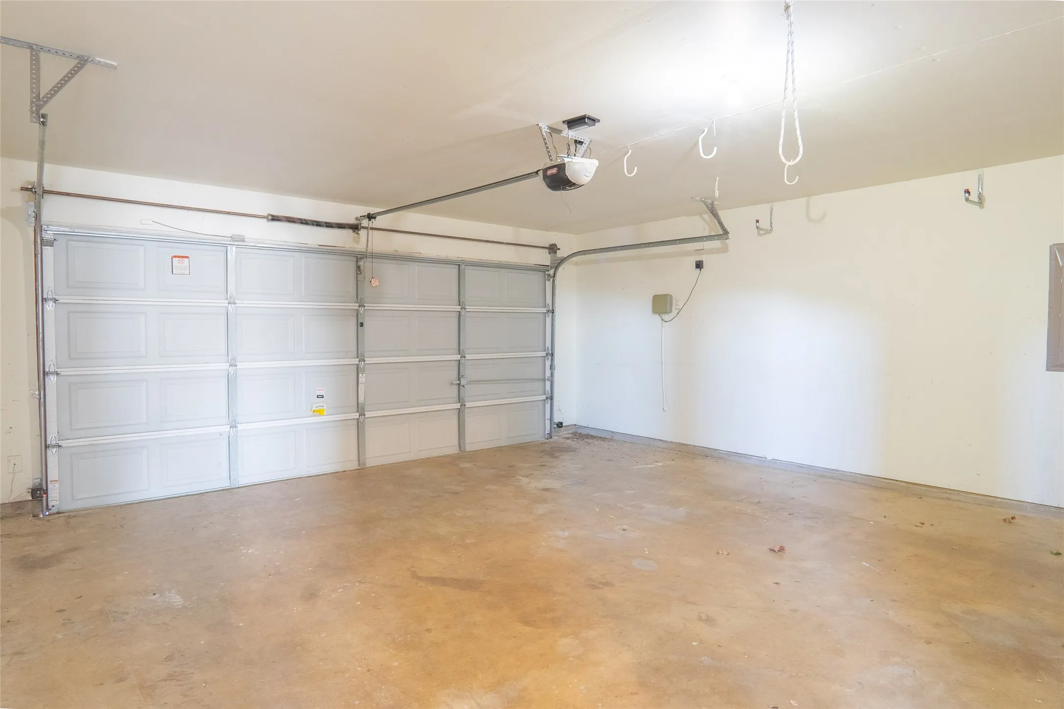 Single Family Residence For Rent in Tarrant County , 4629 Thistle Creek Court, Fort Worth, Texas 76179, 3 Bedroom, 2 Bathroom, 2 Garage spaces, 1,336 Sqft, built in 2011, mls#21364096, Real Estate Agent in Fort Worth, Homes For Rent in Tarrant county, Homes For Rent in Fort Worth, Realtor in Fort Worth Texas, Real Estate Brokerage Independent Realty Texas, Luminita Cordes Realtor