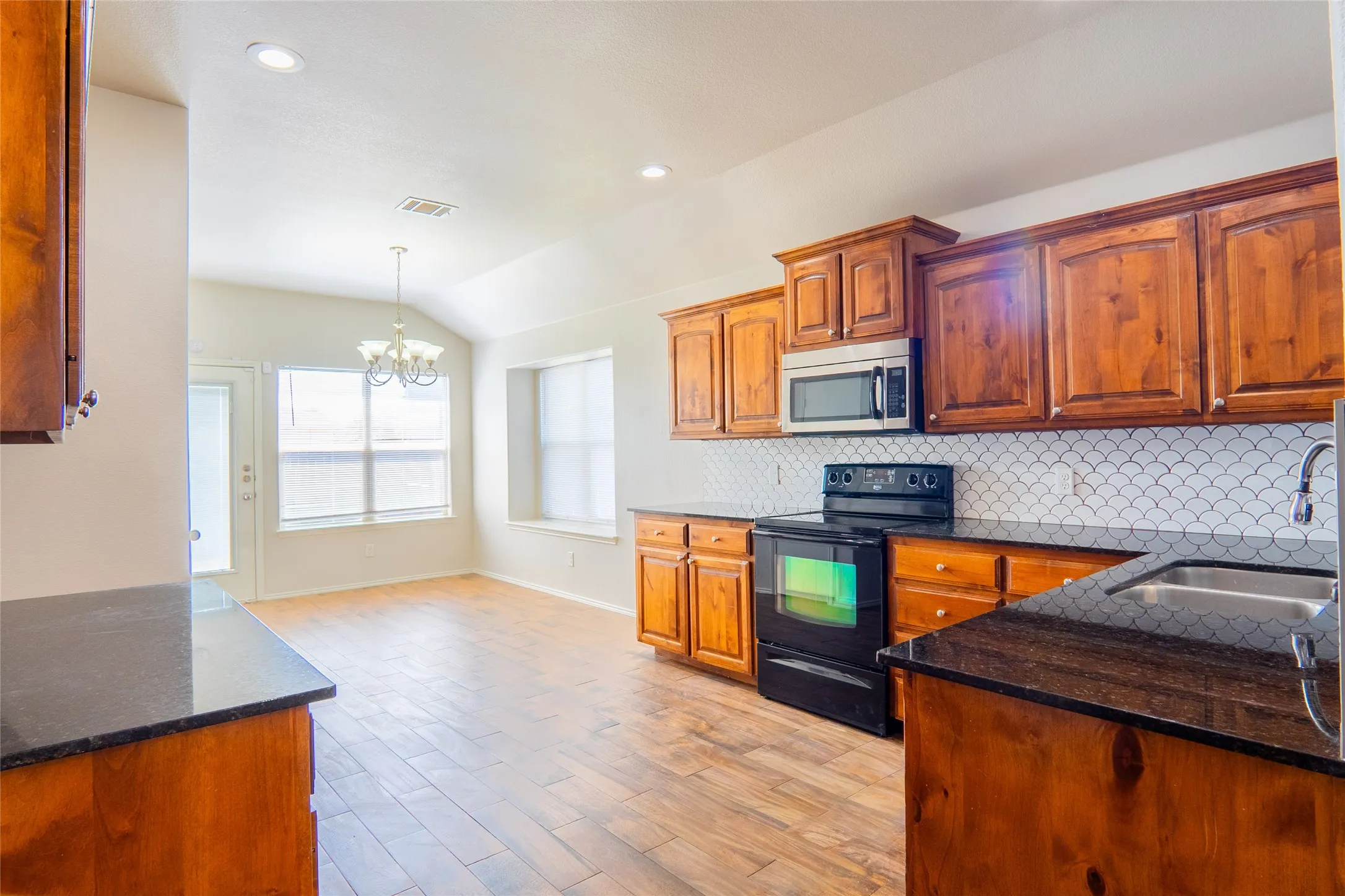 Single Family Residence For Rent in Tarrant County , 4629 Thistle Creek Court, Fort Worth, Texas 76179, 3 Bedroom, 2 Bathroom, 2 Garage spaces, 1,336 Sqft, built in 2011, mls#21364096, Real Estate Agent in Fort Worth, Homes For Rent in Tarrant county, Homes For Rent in Fort Worth, Realtor in Fort Worth Texas, Real Estate Brokerage Independent Realty Texas, Luminita Cordes Realtor