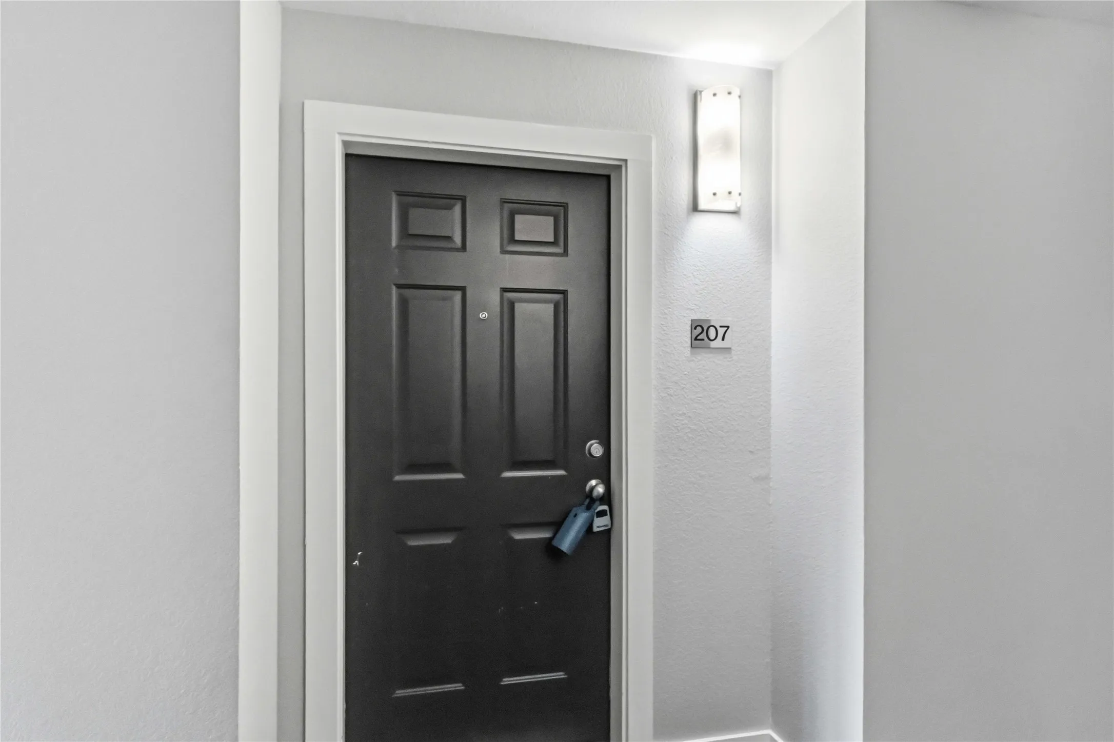Condominium For Rent in Dallas County , 5111 Manett Street 207, Dallas, Texas 75206, 1 Bedroom, 1 Bathroom, Garage spaces, 728 Sqft, built in 2001, mls#21364098, Real Estate Agent in Dallas, Homes For Rent in Dallas county, Homes For Rent in Dallas, Realtor in Dallas Texas, Real Estate Brokerage Independent Realty Texas, Luminita Cordes Realtor