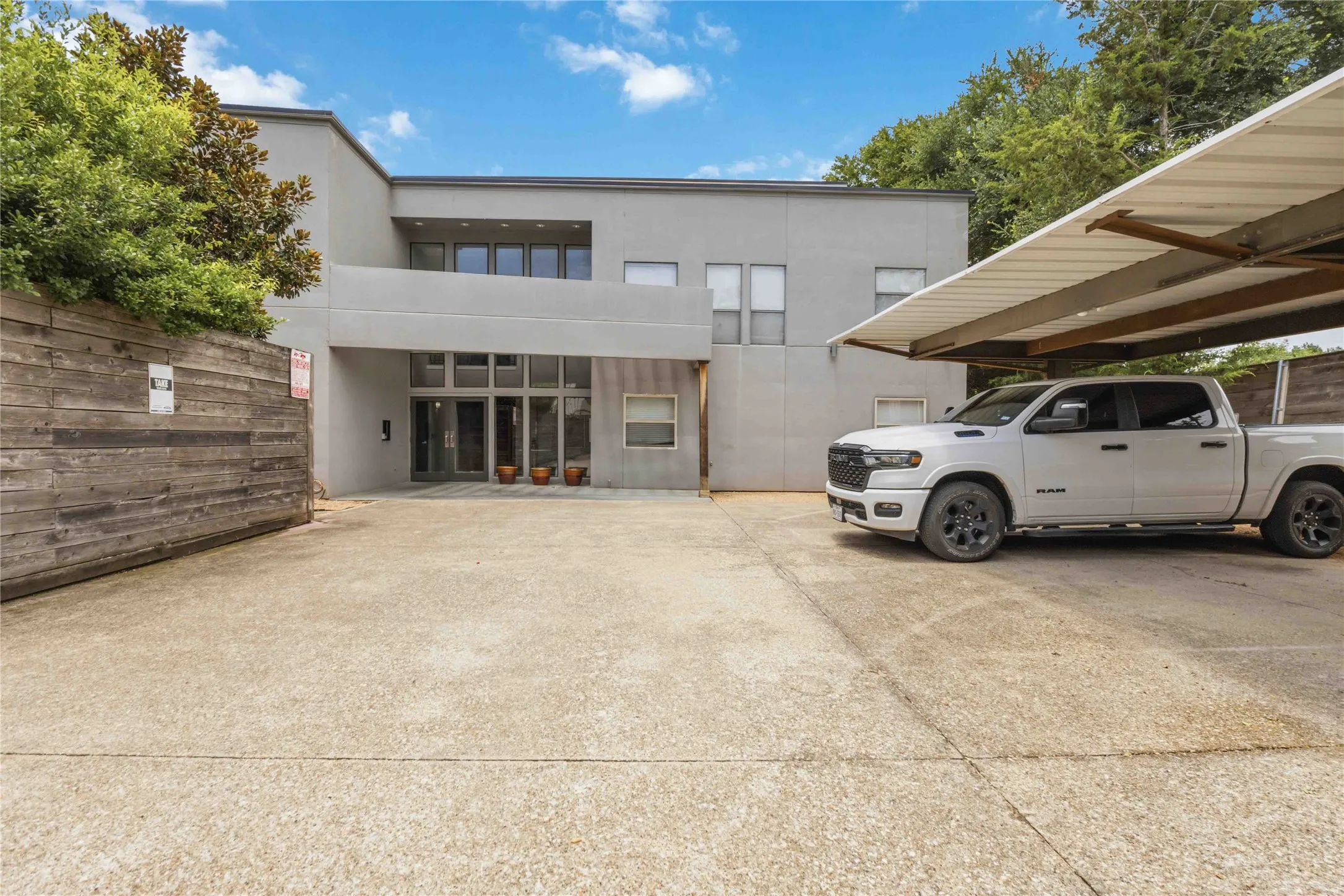 Condominium For Rent in Dallas County , 5111 Manett Street 207, Dallas, Texas 75206, 1 Bedroom, 1 Bathroom, Garage spaces, 728 Sqft, built in 2001, mls#21364098, Real Estate Agent in Dallas, Homes For Rent in Dallas county, Homes For Rent in Dallas, Realtor in Dallas Texas, Real Estate Brokerage Independent Realty Texas, Luminita Cordes Realtor
