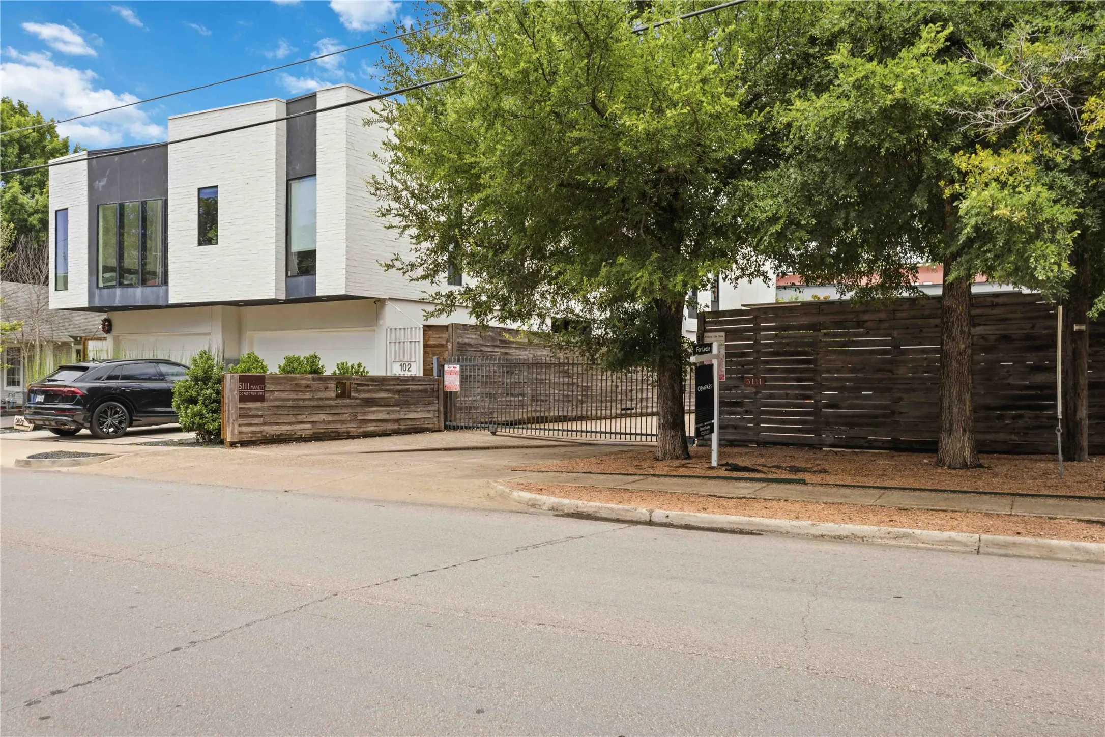 Condominium For Rent in Dallas County , 5111 Manett Street 207, Dallas, Texas 75206, 1 Bedroom, 1 Bathroom, Garage spaces, 728 Sqft, built in 2001, mls#21364098, Real Estate Agent in Dallas, Homes For Rent in Dallas county, Homes For Rent in Dallas, Realtor in Dallas Texas, Real Estate Brokerage Independent Realty Texas, Luminita Cordes Realtor