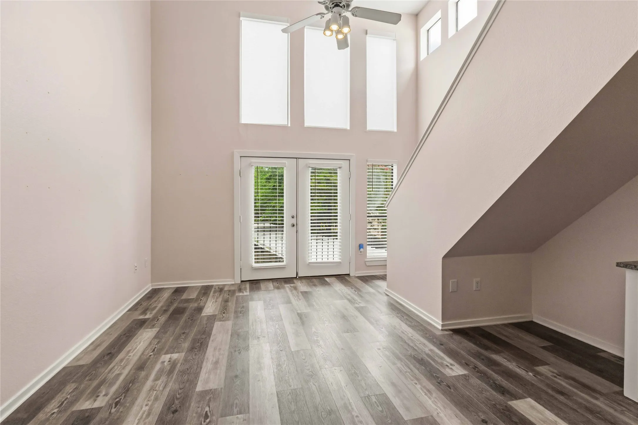 Condominium For Rent in Dallas County , 5111 Manett Street 207, Dallas, Texas 75206, 1 Bedroom, 1 Bathroom, Garage spaces, 728 Sqft, built in 2001, mls#21364098, Real Estate Agent in Dallas, Homes For Rent in Dallas county, Homes For Rent in Dallas, Realtor in Dallas Texas, Real Estate Brokerage Independent Realty Texas, Luminita Cordes Realtor