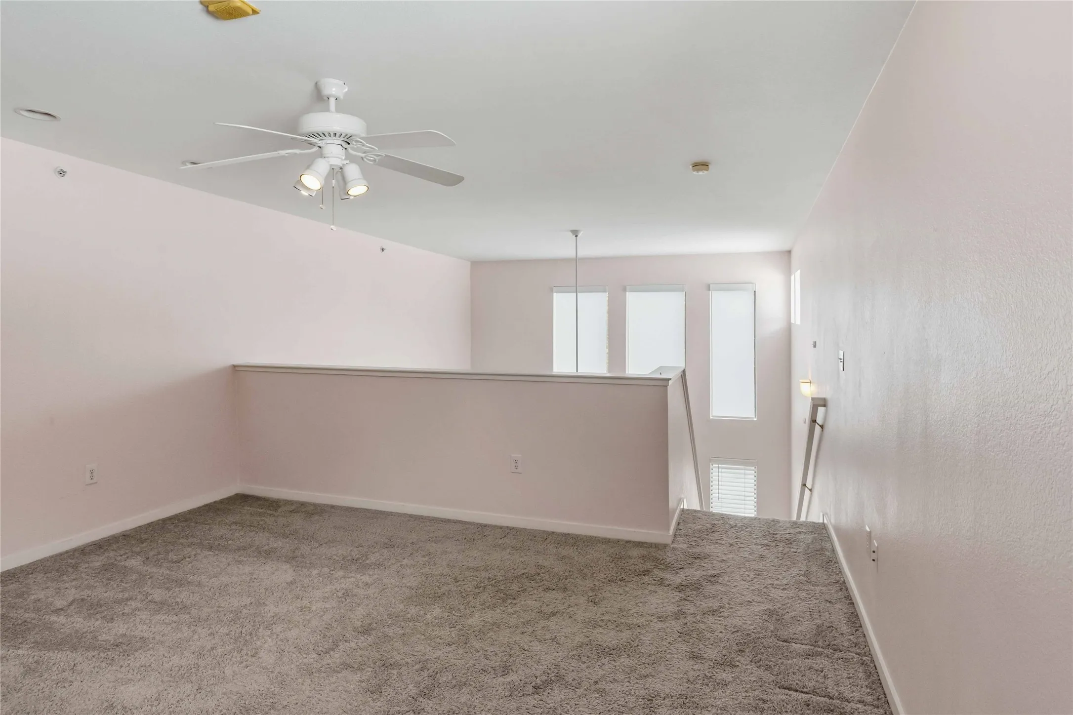 Condominium For Rent in Dallas County , 5111 Manett Street 207, Dallas, Texas 75206, 1 Bedroom, 1 Bathroom, Garage spaces, 728 Sqft, built in 2001, mls#21364098, Real Estate Agent in Dallas, Homes For Rent in Dallas county, Homes For Rent in Dallas, Realtor in Dallas Texas, Real Estate Brokerage Independent Realty Texas, Luminita Cordes Realtor