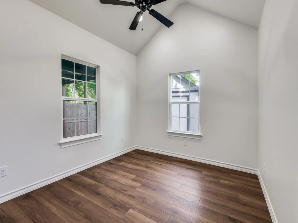 Single Family Residence For Rent in Tarrant County , 2904 8th Avenue, Fort Worth, Texas 76110, 4 Bedroom, 2 Bathroom, 1 Garage spaces, 1,800 Sqft, built in 1925, mls#21362741, Real Estate Agent in Fort Worth, Homes For Rent in Tarrant county, Homes For Rent in Fort Worth, Realtor in Fort Worth Texas, Real Estate Brokerage Independent Realty Texas, Luminita Cordes Realtor