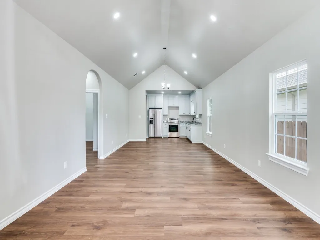 Single Family Residence For Rent in Tarrant County , 2904 8th Avenue, Fort Worth, Texas 76110, 4 Bedroom, 2 Bathroom, 1 Garage spaces, 1,800 Sqft, built in 1925, mls#21362741, Real Estate Agent in Fort Worth, Homes For Rent in Tarrant county, Homes For Rent in Fort Worth, Realtor in Fort Worth Texas, Real Estate Brokerage Independent Realty Texas, Luminita Cordes Realtor