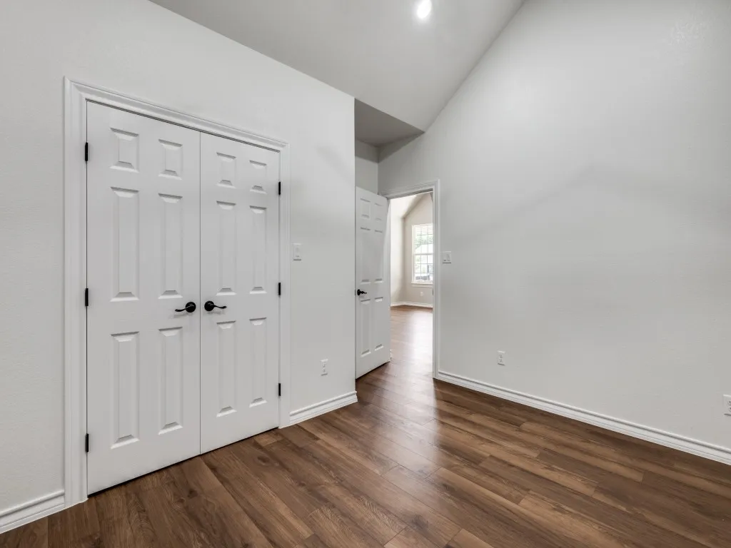 Single Family Residence For Rent in Tarrant County , 2904 8th Avenue, Fort Worth, Texas 76110, 4 Bedroom, 2 Bathroom, 1 Garage spaces, 1,800 Sqft, built in 1925, mls#21362741, Real Estate Agent in Fort Worth, Homes For Rent in Tarrant county, Homes For Rent in Fort Worth, Realtor in Fort Worth Texas, Real Estate Brokerage Independent Realty Texas, Luminita Cordes Realtor