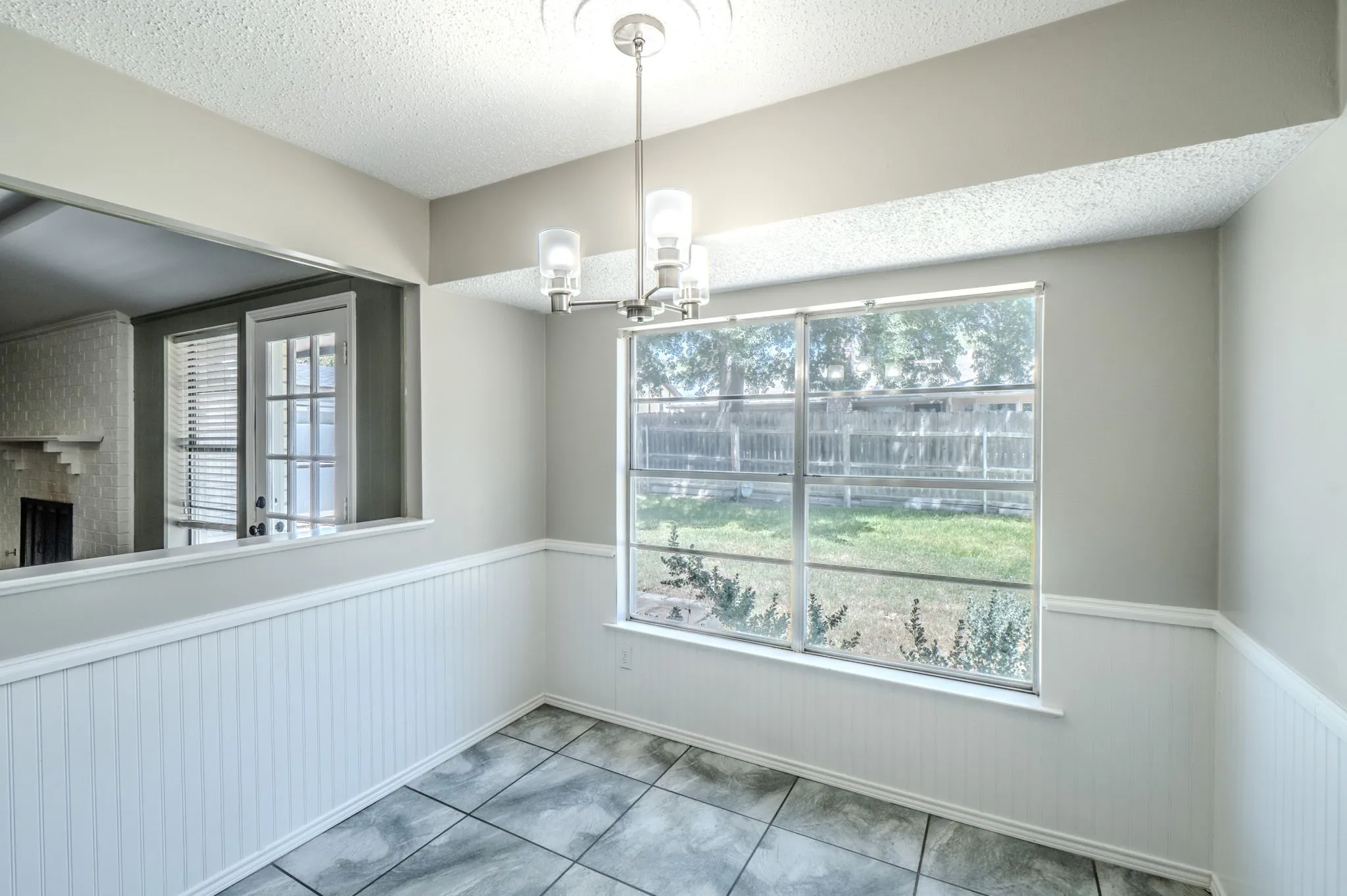 Single Family Residence For Rent in Tarrant County , 1701 Brookhaven Circle, Bedford, Texas 76022, 4 Bedroom, 2 Bathroom, 2 Garage spaces, 1,630 Sqft, built in 1976, mls#21364105, Real Estate Agent in Bedford, Homes For Rent in Tarrant county, Homes For Rent in Bedford, Realtor in Bedford Texas, Real Estate Brokerage Independent Realty Texas, Luminita Cordes Realtor
