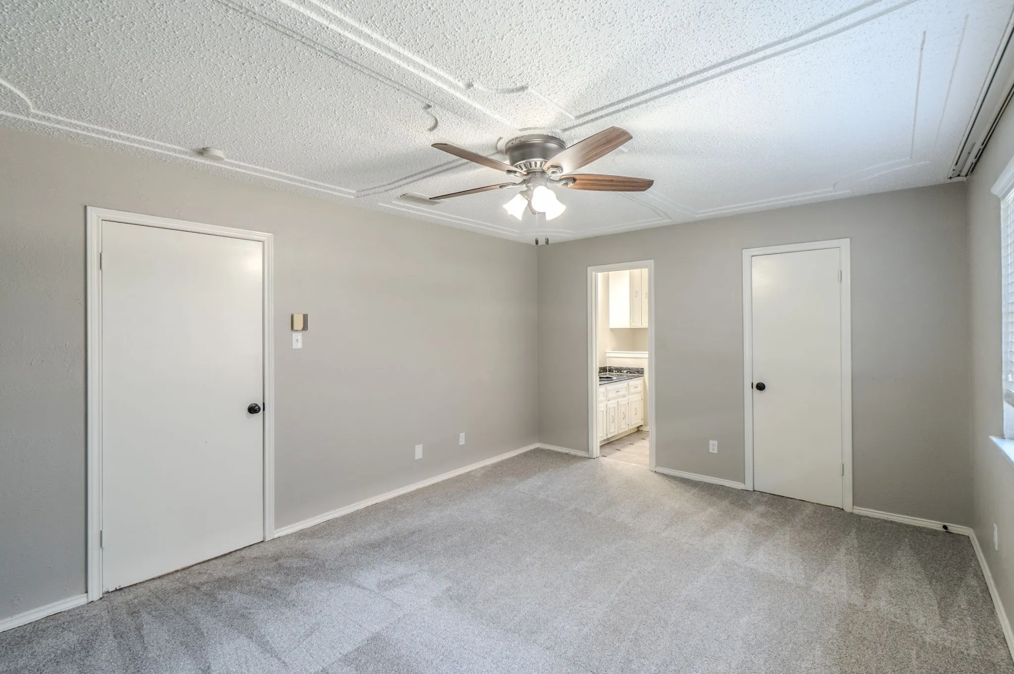 Single Family Residence For Rent in Tarrant County , 1701 Brookhaven Circle, Bedford, Texas 76022, 4 Bedroom, 2 Bathroom, 2 Garage spaces, 1,630 Sqft, built in 1976, mls#21364105, Real Estate Agent in Bedford, Homes For Rent in Tarrant county, Homes For Rent in Bedford, Realtor in Bedford Texas, Real Estate Brokerage Independent Realty Texas, Luminita Cordes Realtor