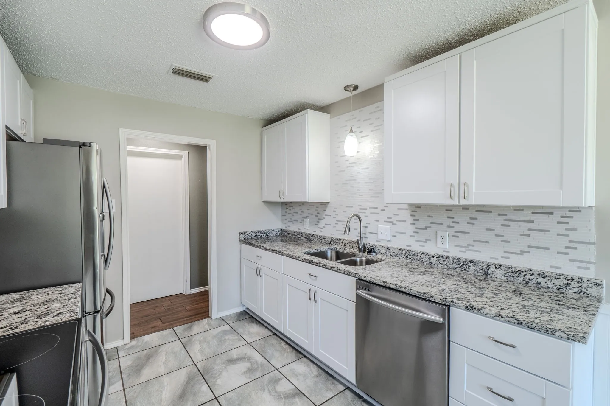 Single Family Residence For Rent in Tarrant County , 1701 Brookhaven Circle, Bedford, Texas 76022, 4 Bedroom, 2 Bathroom, 2 Garage spaces, 1,630 Sqft, built in 1976, mls#21364105, Real Estate Agent in Bedford, Homes For Rent in Tarrant county, Homes For Rent in Bedford, Realtor in Bedford Texas, Real Estate Brokerage Independent Realty Texas, Luminita Cordes Realtor