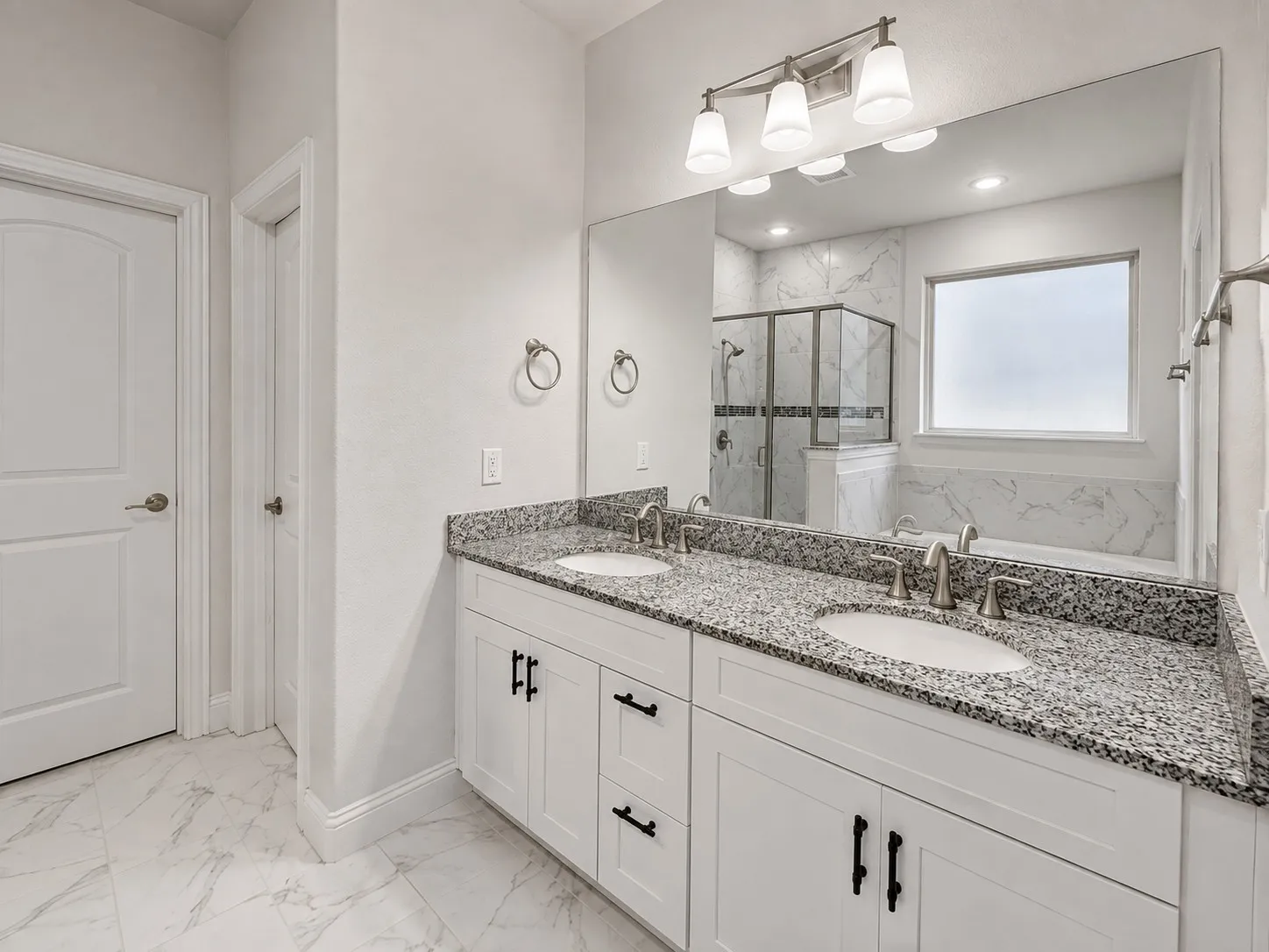 Single Family Residence For Rent in Tarrant County , 1701 Brookhaven Circle, Bedford, Texas 76022, 4 Bedroom, 2 Bathroom, 2 Garage spaces, 1,630 Sqft, built in 1976, mls#21364105, Real Estate Agent in Bedford, Homes For Rent in Tarrant county, Homes For Rent in Bedford, Realtor in Bedford Texas, Real Estate Brokerage Independent Realty Texas, Luminita Cordes Realtor