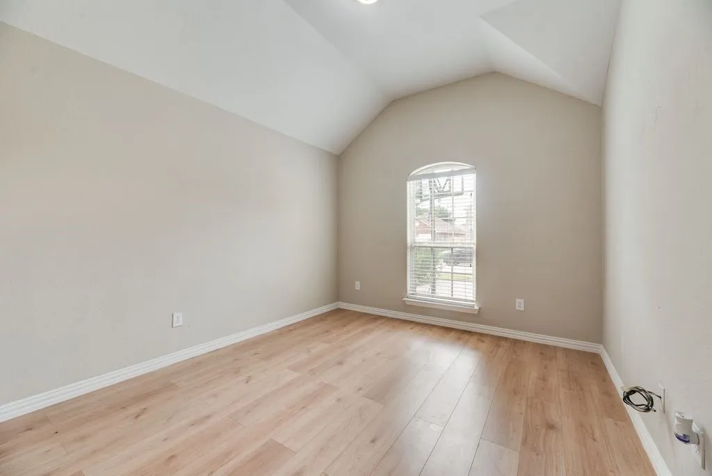 Single Family Residence For Sale in Tarrant County , 1517 White Willow Lane, Arlington, Texas 76002, 3 Bedroom, 2 Bathroom, 2 Garage spaces, 1,914 Sqft, built in 2008, mls#21364122, Real Estate Agent in Arlington, Homes For Sale in Tarrant county, Homes For Sale in Arlington, Realtor in Arlington Texas, Real Estate Brokerage Independent Realty Texas, Luminita Cordes Realtor