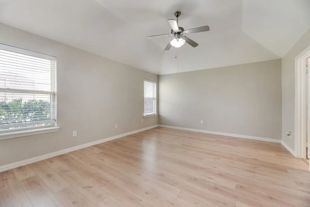 Single Family Residence For Sale in Tarrant County , 1517 White Willow Lane, Arlington, Texas 76002, 3 Bedroom, 2 Bathroom, 2 Garage spaces, 1,914 Sqft, built in 2008, mls#21364122, Real Estate Agent in Arlington, Homes For Sale in Tarrant county, Homes For Sale in Arlington, Realtor in Arlington Texas, Real Estate Brokerage Independent Realty Texas, Luminita Cordes Realtor