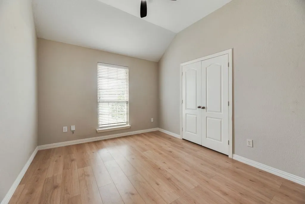 Single Family Residence For Sale in Tarrant County , 1517 White Willow Lane, Arlington, Texas 76002, 3 Bedroom, 2 Bathroom, 2 Garage spaces, 1,914 Sqft, built in 2008, mls#21364122, Real Estate Agent in Arlington, Homes For Sale in Tarrant county, Homes For Sale in Arlington, Realtor in Arlington Texas, Real Estate Brokerage Independent Realty Texas, Luminita Cordes Realtor