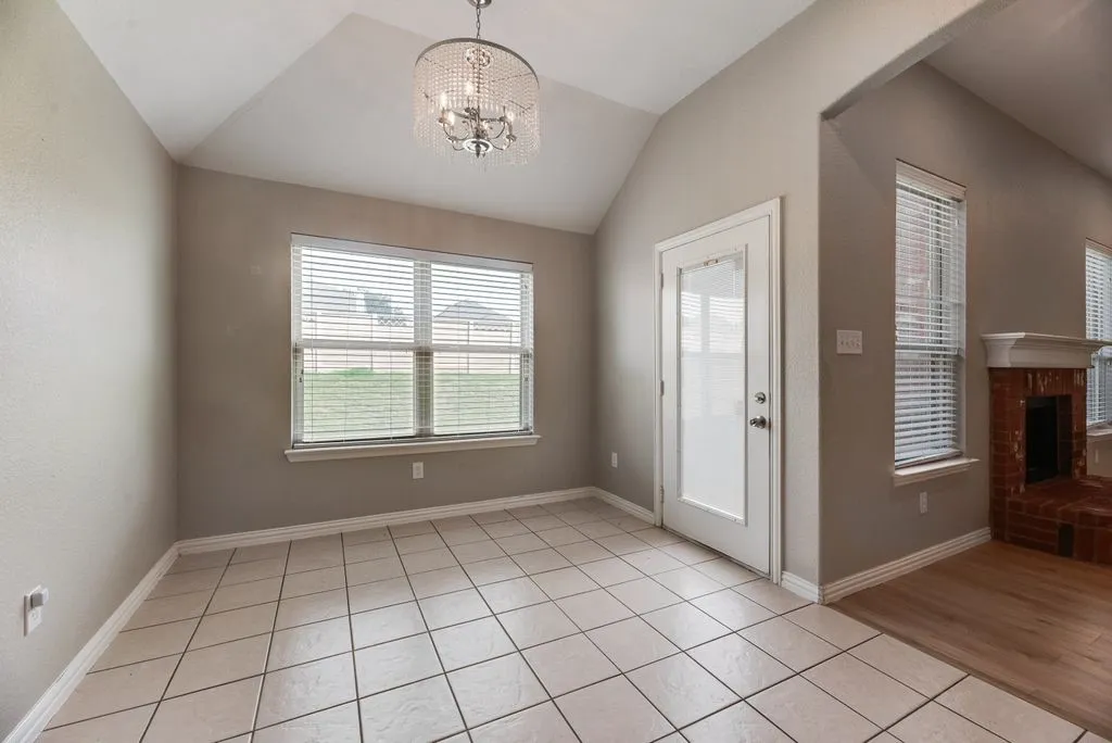 Single Family Residence For Sale in Tarrant County , 1517 White Willow Lane, Arlington, Texas 76002, 3 Bedroom, 2 Bathroom, 2 Garage spaces, 1,914 Sqft, built in 2008, mls#21364122, Real Estate Agent in Arlington, Homes For Sale in Tarrant county, Homes For Sale in Arlington, Realtor in Arlington Texas, Real Estate Brokerage Independent Realty Texas, Luminita Cordes Realtor