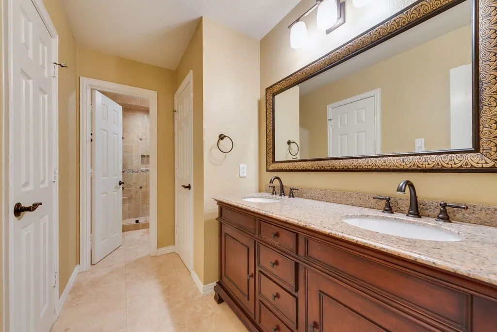 Upstairs dual sinks in the Large Jack & Jill. The other side has 1 vanity.