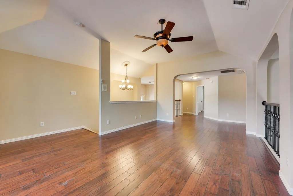 Upstairs Living area and loft overlooking the foyer.
