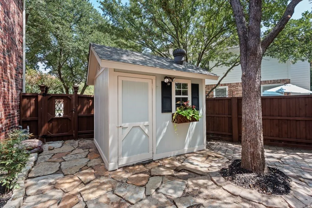 Storage, garden area.
