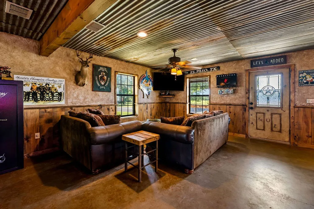 Farm For Sale in Erath County , 24860 N US Highway 281, Stephenville, Texas 76401, 4 Bedroom, 4 Bathroom, Garage spaces, 3,632 Sqft, built in 1997, mls#21363565, Real Estate Agent in Stephenville, Homes For Sale in Erath county, Homes For Sale in Stephenville, Realtor in Stephenville Texas, Real Estate Brokerage Independent Realty Texas, Luminita Cordes Realtor