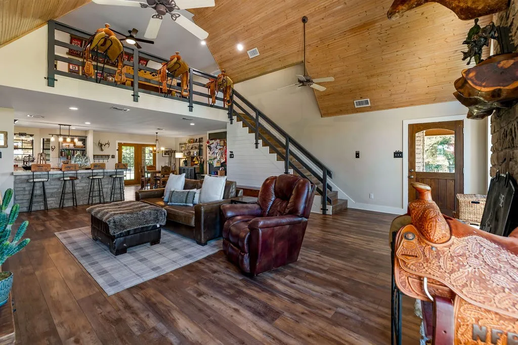 Farm For Sale in Erath County , 24860 N US Highway 281, Stephenville, Texas 76401, 4 Bedroom, 4 Bathroom, Garage spaces, 3,632 Sqft, built in 1997, mls#21363565, Real Estate Agent in Stephenville, Homes For Sale in Erath county, Homes For Sale in Stephenville, Realtor in Stephenville Texas, Real Estate Brokerage Independent Realty Texas, Luminita Cordes Realtor