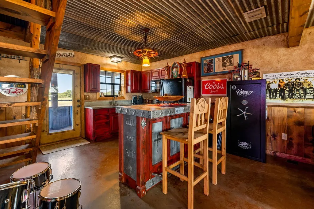 Farm For Sale in Erath County , 24860 N US Highway 281, Stephenville, Texas 76401, 4 Bedroom, 4 Bathroom, Garage spaces, 3,632 Sqft, built in 1997, mls#21363565, Real Estate Agent in Stephenville, Homes For Sale in Erath county, Homes For Sale in Stephenville, Realtor in Stephenville Texas, Real Estate Brokerage Independent Realty Texas, Luminita Cordes Realtor