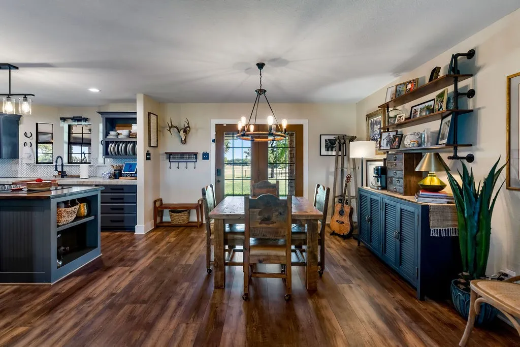 Farm For Sale in Erath County , 24860 N US Highway 281, Stephenville, Texas 76401, 4 Bedroom, 4 Bathroom, Garage spaces, 3,632 Sqft, built in 1997, mls#21363565, Real Estate Agent in Stephenville, Homes For Sale in Erath county, Homes For Sale in Stephenville, Realtor in Stephenville Texas, Real Estate Brokerage Independent Realty Texas, Luminita Cordes Realtor