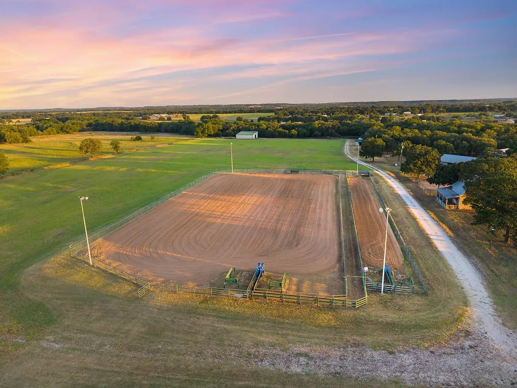 Farm For Sale in Erath County , 24860 N US Highway 281, Stephenville, Texas 76401, 4 Bedroom, 4 Bathroom, Garage spaces, 3,632 Sqft, built in 1997, mls#21363565, Real Estate Agent in Stephenville, Homes For Sale in Erath county, Homes For Sale in Stephenville, Realtor in Stephenville Texas, Real Estate Brokerage Independent Realty Texas, Luminita Cordes Realtor