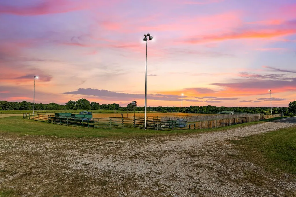 Farm For Sale in Erath County , 24860 N US Highway 281, Stephenville, Texas 76401, 4 Bedroom, 4 Bathroom, Garage spaces, 3,632 Sqft, built in 1997, mls#21363565, Real Estate Agent in Stephenville, Homes For Sale in Erath county, Homes For Sale in Stephenville, Realtor in Stephenville Texas, Real Estate Brokerage Independent Realty Texas, Luminita Cordes Realtor