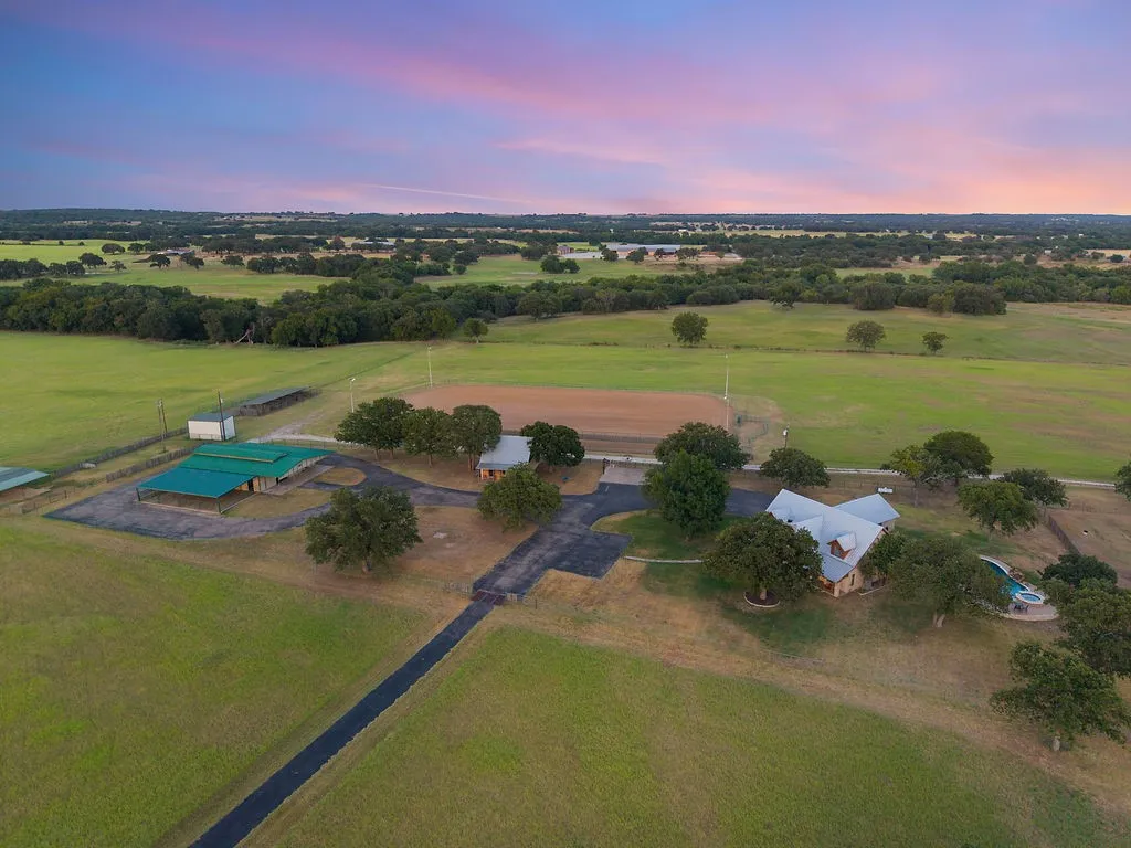 Farm For Sale in Erath County , 24860 N US Highway 281, Stephenville, Texas 76401, 4 Bedroom, 4 Bathroom, Garage spaces, 3,632 Sqft, built in 1997, mls#21363565, Real Estate Agent in Stephenville, Homes For Sale in Erath county, Homes For Sale in Stephenville, Realtor in Stephenville Texas, Real Estate Brokerage Independent Realty Texas, Luminita Cordes Realtor