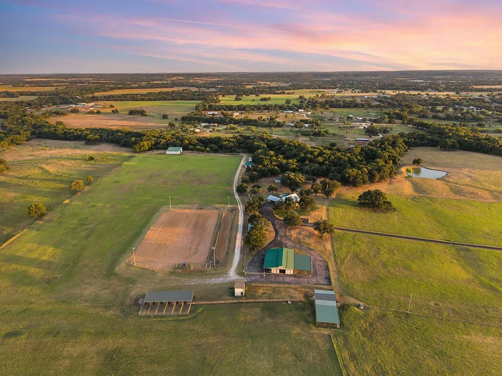 Farm For Sale in Erath County , 24860 N US Highway 281, Stephenville, Texas 76401, 4 Bedroom, 4 Bathroom, Garage spaces, 3,632 Sqft, built in 1997, mls#21363565, Real Estate Agent in Stephenville, Homes For Sale in Erath county, Homes For Sale in Stephenville, Realtor in Stephenville Texas, Real Estate Brokerage Independent Realty Texas, Luminita Cordes Realtor