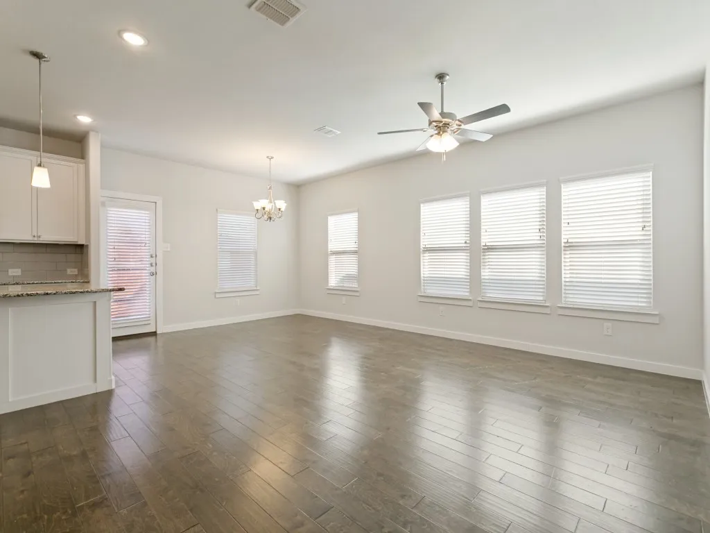 Single Family Residence For Sale in Denton County , 2217 Paxton Way, Denton, Texas 76209, 3 Bedroom, 2 Bathroom, 2 Garage spaces, 1,393 Sqft, built in 2020, mls#21364126, Real Estate Agent in Denton, Homes For Sale in Denton county, Homes For Sale in Denton, Realtor in Denton Texas, Real Estate Brokerage Independent Realty Texas, Luminita Cordes Realtor