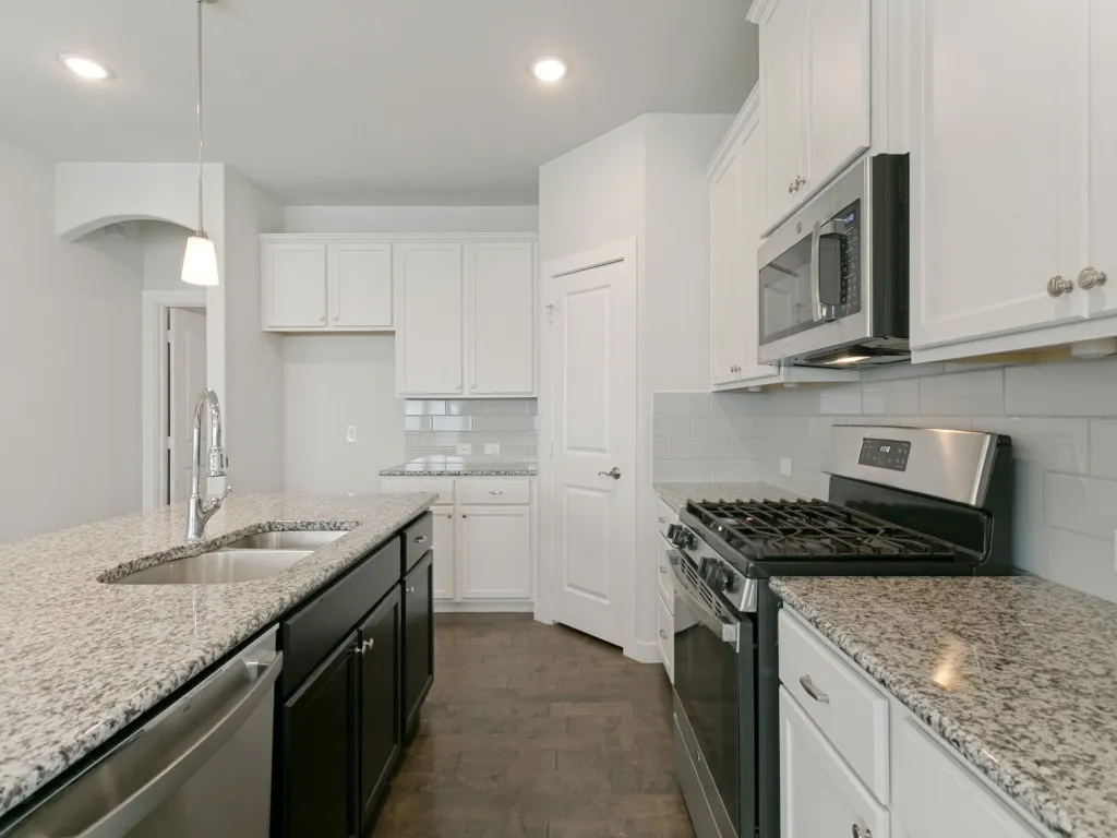 Single Family Residence For Sale in Denton County , 2217 Paxton Way, Denton, Texas 76209, 3 Bedroom, 2 Bathroom, 2 Garage spaces, 1,393 Sqft, built in 2020, mls#21364126, Real Estate Agent in Denton, Homes For Sale in Denton county, Homes For Sale in Denton, Realtor in Denton Texas, Real Estate Brokerage Independent Realty Texas, Luminita Cordes Realtor