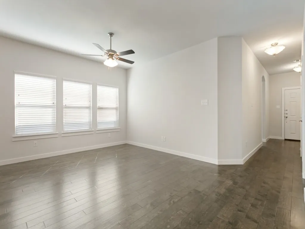 Single Family Residence For Sale in Denton County , 2217 Paxton Way, Denton, Texas 76209, 3 Bedroom, 2 Bathroom, 2 Garage spaces, 1,393 Sqft, built in 2020, mls#21364126, Real Estate Agent in Denton, Homes For Sale in Denton county, Homes For Sale in Denton, Realtor in Denton Texas, Real Estate Brokerage Independent Realty Texas, Luminita Cordes Realtor