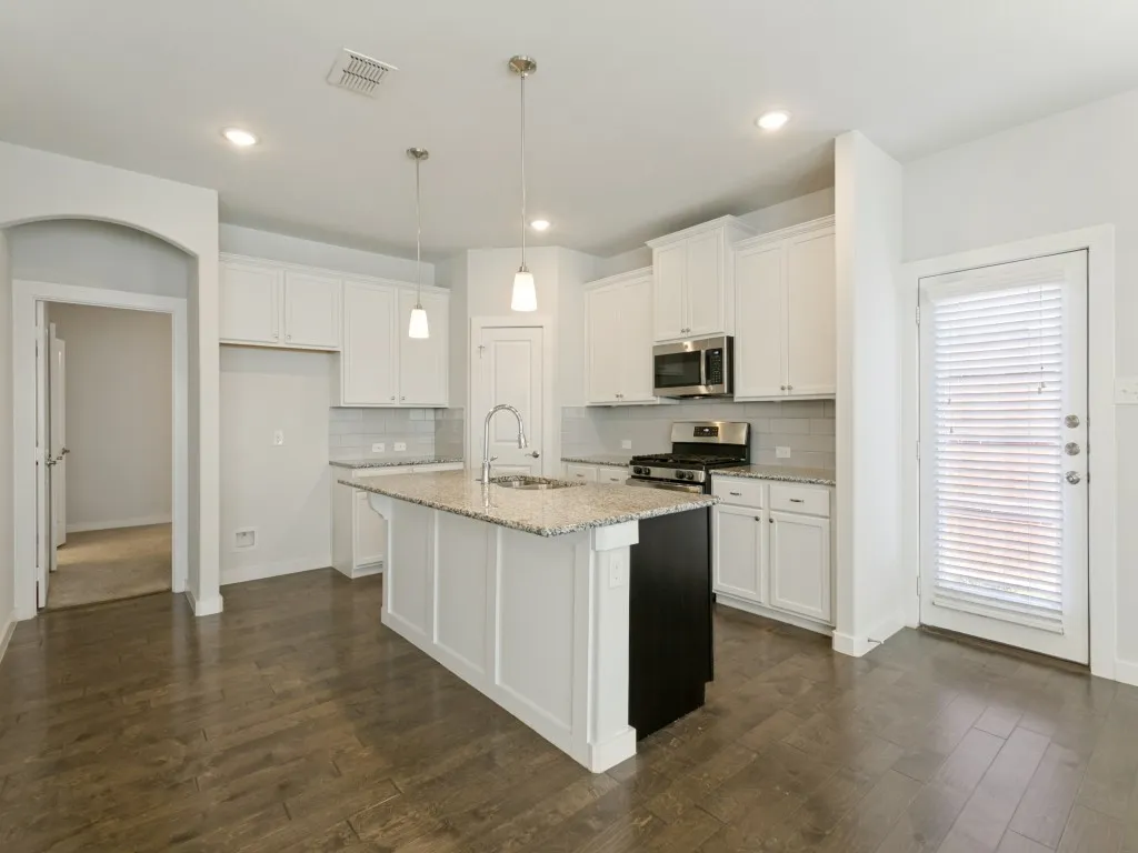 Single Family Residence For Sale in Denton County , 2217 Paxton Way, Denton, Texas 76209, 3 Bedroom, 2 Bathroom, 2 Garage spaces, 1,393 Sqft, built in 2020, mls#21364126, Real Estate Agent in Denton, Homes For Sale in Denton county, Homes For Sale in Denton, Realtor in Denton Texas, Real Estate Brokerage Independent Realty Texas, Luminita Cordes Realtor
