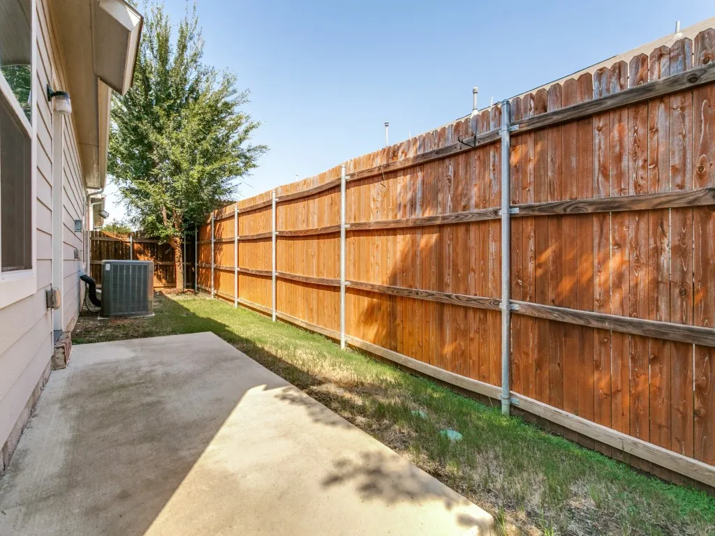 Single Family Residence For Sale in Denton County , 2217 Paxton Way, Denton, Texas 76209, 3 Bedroom, 2 Bathroom, 2 Garage spaces, 1,393 Sqft, built in 2020, mls#21364126, Real Estate Agent in Denton, Homes For Sale in Denton county, Homes For Sale in Denton, Realtor in Denton Texas, Real Estate Brokerage Independent Realty Texas, Luminita Cordes Realtor