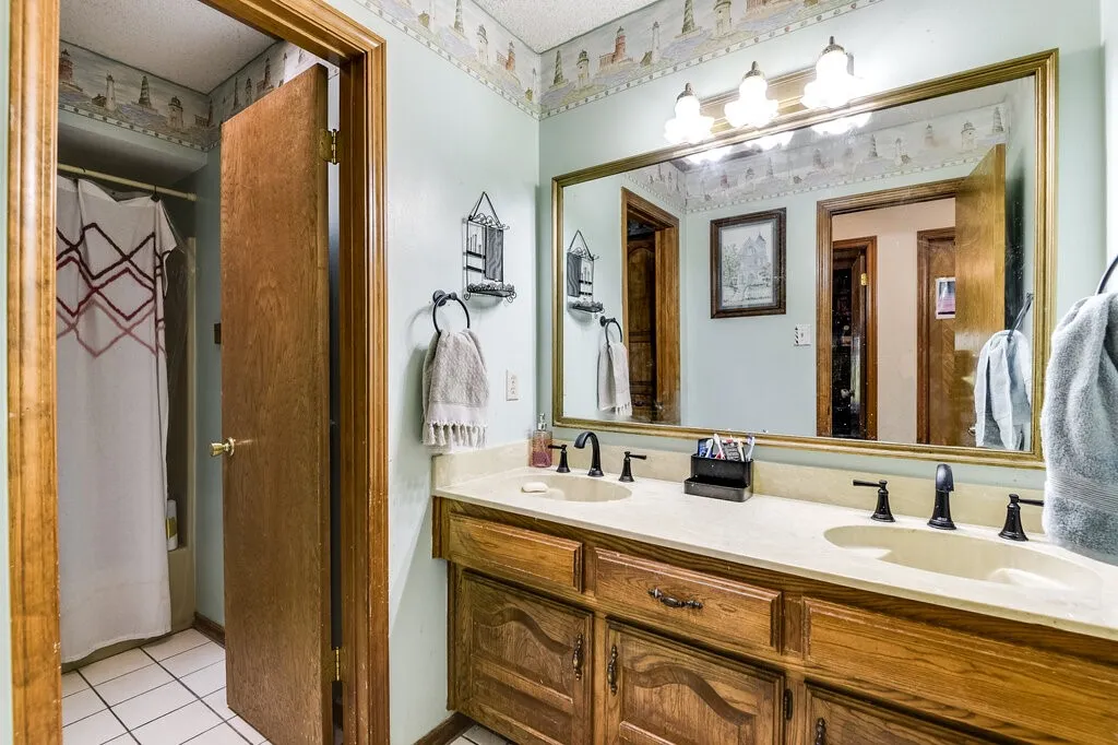 Full Bath - 2 Sinks - Separated Area for Toilet and Shower