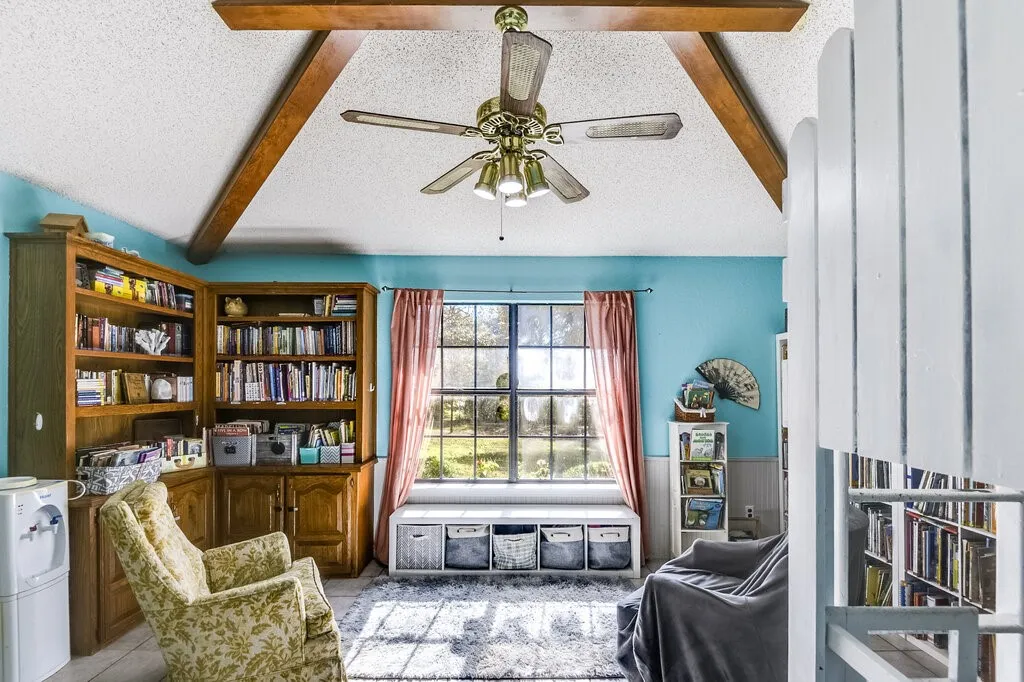 Large Room for an Office, Extra Bedroom or Craft Room - Options are Unlimited!