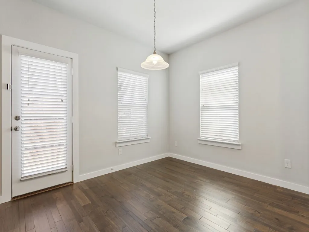 Single Family Residence For Sale in Denton County , 2201 Paxton Way, Denton, Texas 76209, 3 Bedroom, 2 Bathroom, 2 Garage spaces, 1,396 Sqft, built in 2021, mls#21364140, Real Estate Agent in Denton, Homes For Sale in Denton county, Homes For Sale in Denton, Realtor in Denton Texas, Real Estate Brokerage Independent Realty Texas, Luminita Cordes Realtor