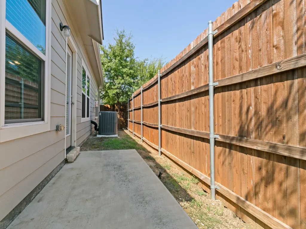 Single Family Residence For Sale in Denton County , 2201 Paxton Way, Denton, Texas 76209, 3 Bedroom, 2 Bathroom, 2 Garage spaces, 1,396 Sqft, built in 2021, mls#21364140, Real Estate Agent in Denton, Homes For Sale in Denton county, Homes For Sale in Denton, Realtor in Denton Texas, Real Estate Brokerage Independent Realty Texas, Luminita Cordes Realtor