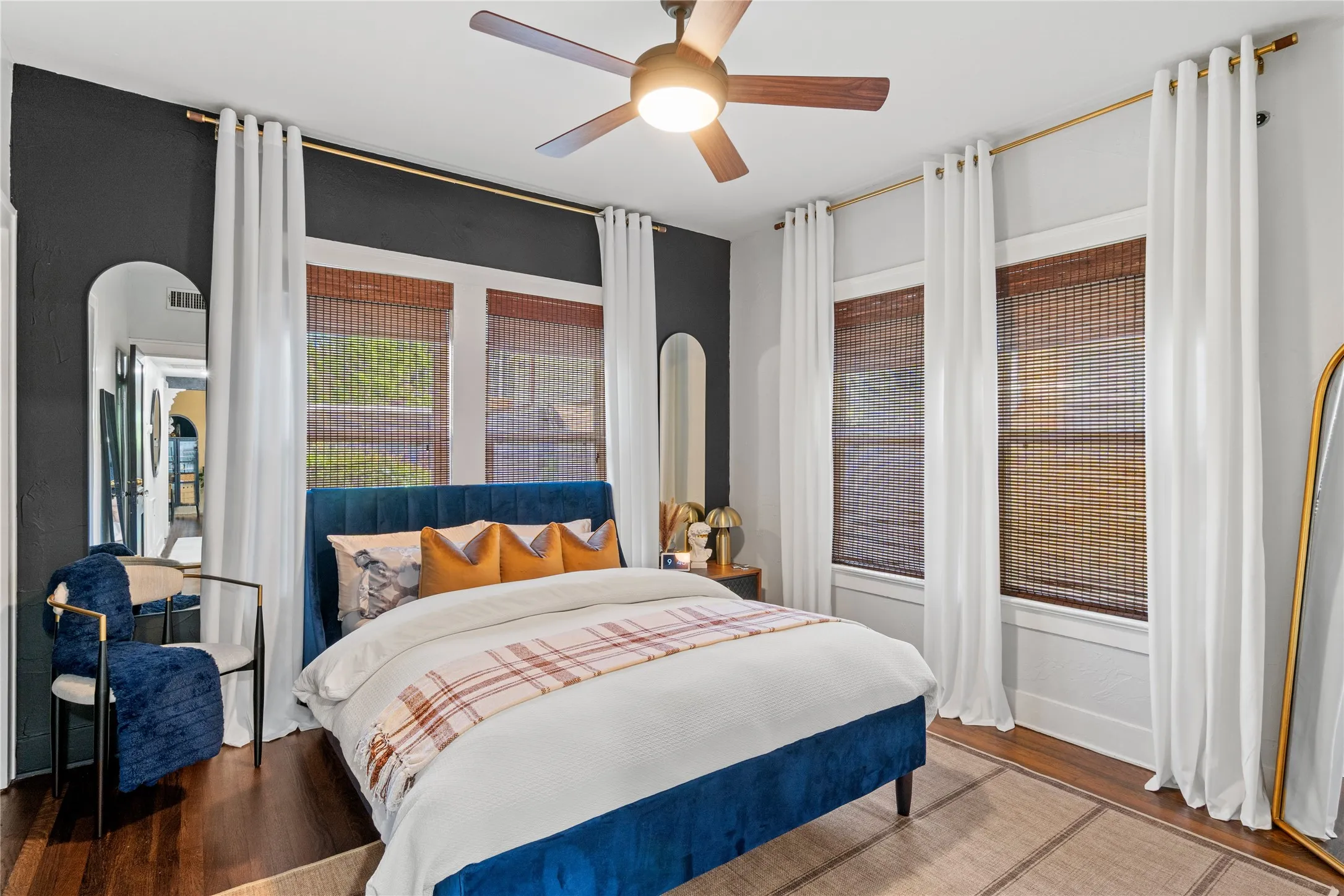 Condominium For Sale in Dallas County , 4117 Herschel Avenue 4119A, Dallas, Texas 75219, 1 Bedroom, 1 Bathroom, Garage spaces, 1,050 Sqft, built in 1930, mls#21364144, Real Estate Agent in Dallas, Homes For Sale in Dallas county, Homes For Sale in Dallas, Realtor in Dallas Texas, Real Estate Brokerage Independent Realty Texas, Luminita Cordes Realtor