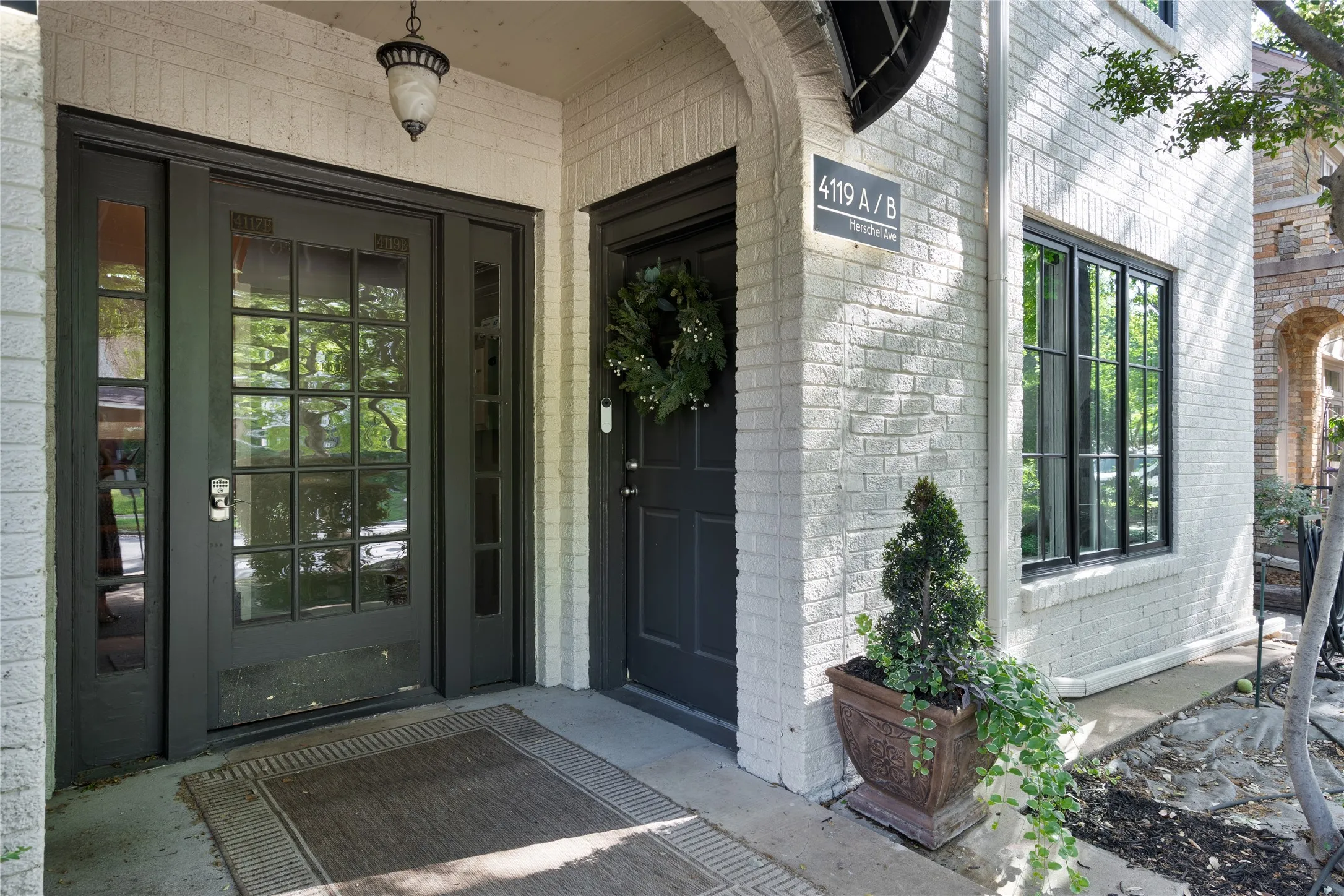 Condominium For Sale in Dallas County , 4117 Herschel Avenue 4119A, Dallas, Texas 75219, 1 Bedroom, 1 Bathroom, Garage spaces, 1,050 Sqft, built in 1930, mls#21364144, Real Estate Agent in Dallas, Homes For Sale in Dallas county, Homes For Sale in Dallas, Realtor in Dallas Texas, Real Estate Brokerage Independent Realty Texas, Luminita Cordes Realtor