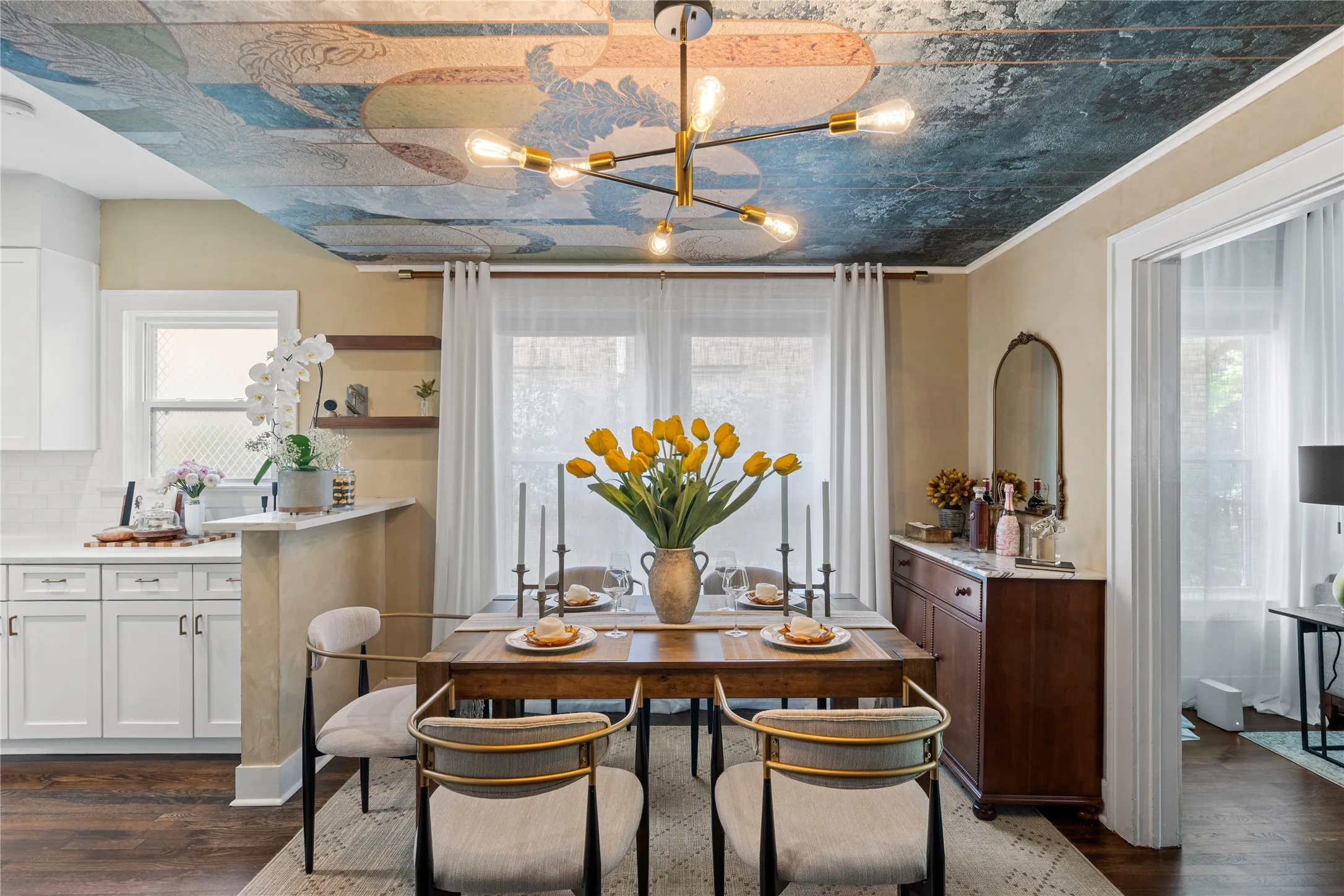 Condominium For Sale in Dallas County , 4117 Herschel Avenue 4119A, Dallas, Texas 75219, 1 Bedroom, 1 Bathroom, Garage spaces, 1,050 Sqft, built in 1930, mls#21364144, Real Estate Agent in Dallas, Homes For Sale in Dallas county, Homes For Sale in Dallas, Realtor in Dallas Texas, Real Estate Brokerage Independent Realty Texas, Luminita Cordes Realtor