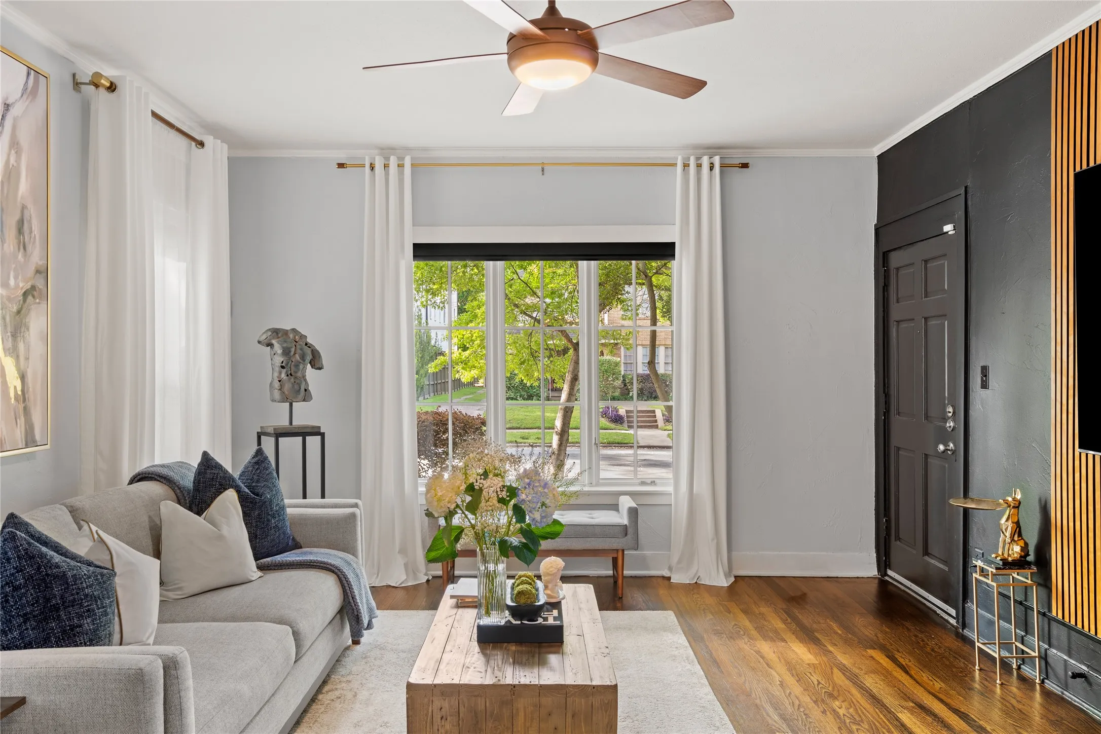 Condominium For Sale in Dallas County , 4117 Herschel Avenue 4119A, Dallas, Texas 75219, 1 Bedroom, 1 Bathroom, Garage spaces, 1,050 Sqft, built in 1930, mls#21364144, Real Estate Agent in Dallas, Homes For Sale in Dallas county, Homes For Sale in Dallas, Realtor in Dallas Texas, Real Estate Brokerage Independent Realty Texas, Luminita Cordes Realtor