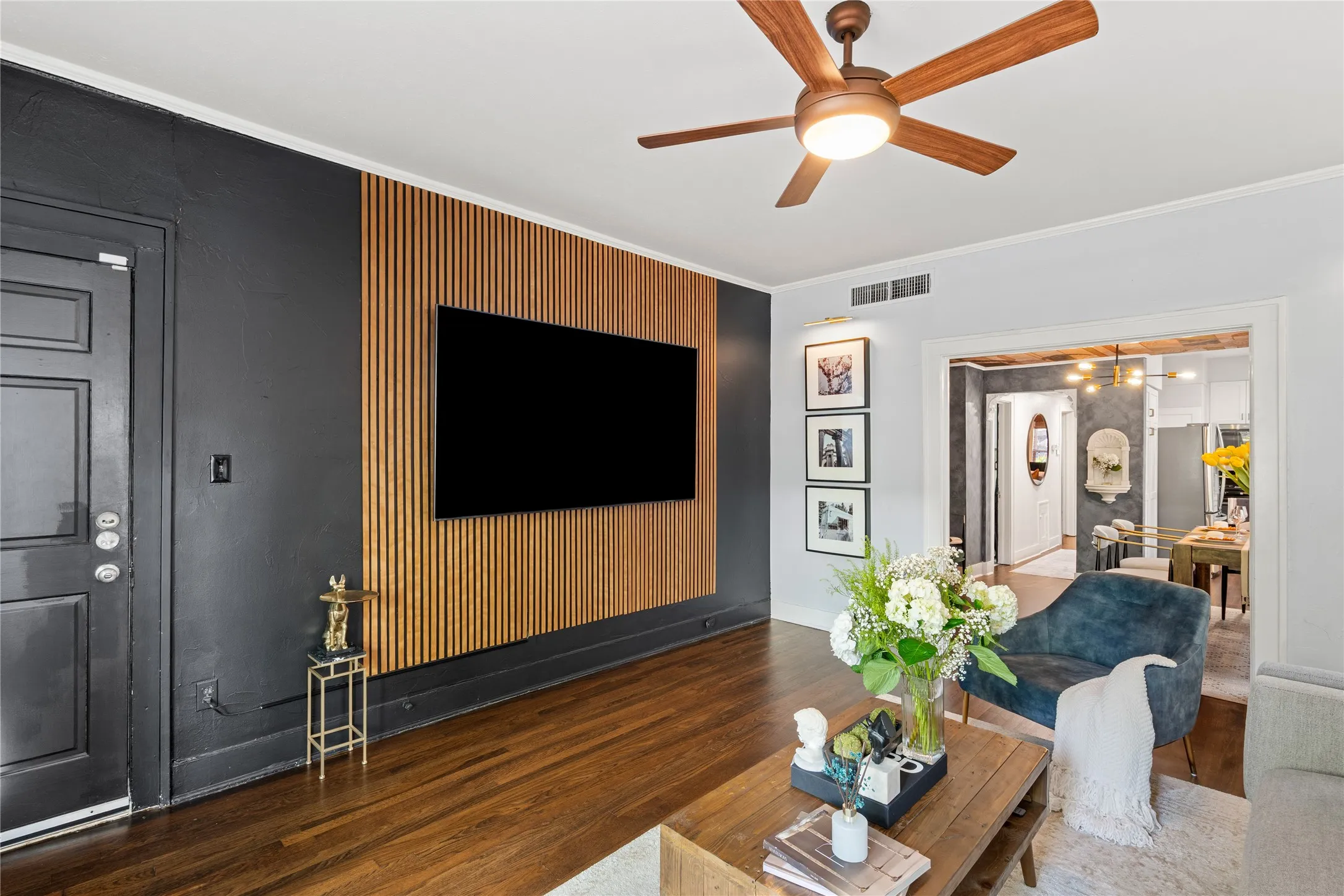 Condominium For Sale in Dallas County , 4117 Herschel Avenue 4119A, Dallas, Texas 75219, 1 Bedroom, 1 Bathroom, Garage spaces, 1,050 Sqft, built in 1930, mls#21364144, Real Estate Agent in Dallas, Homes For Sale in Dallas county, Homes For Sale in Dallas, Realtor in Dallas Texas, Real Estate Brokerage Independent Realty Texas, Luminita Cordes Realtor