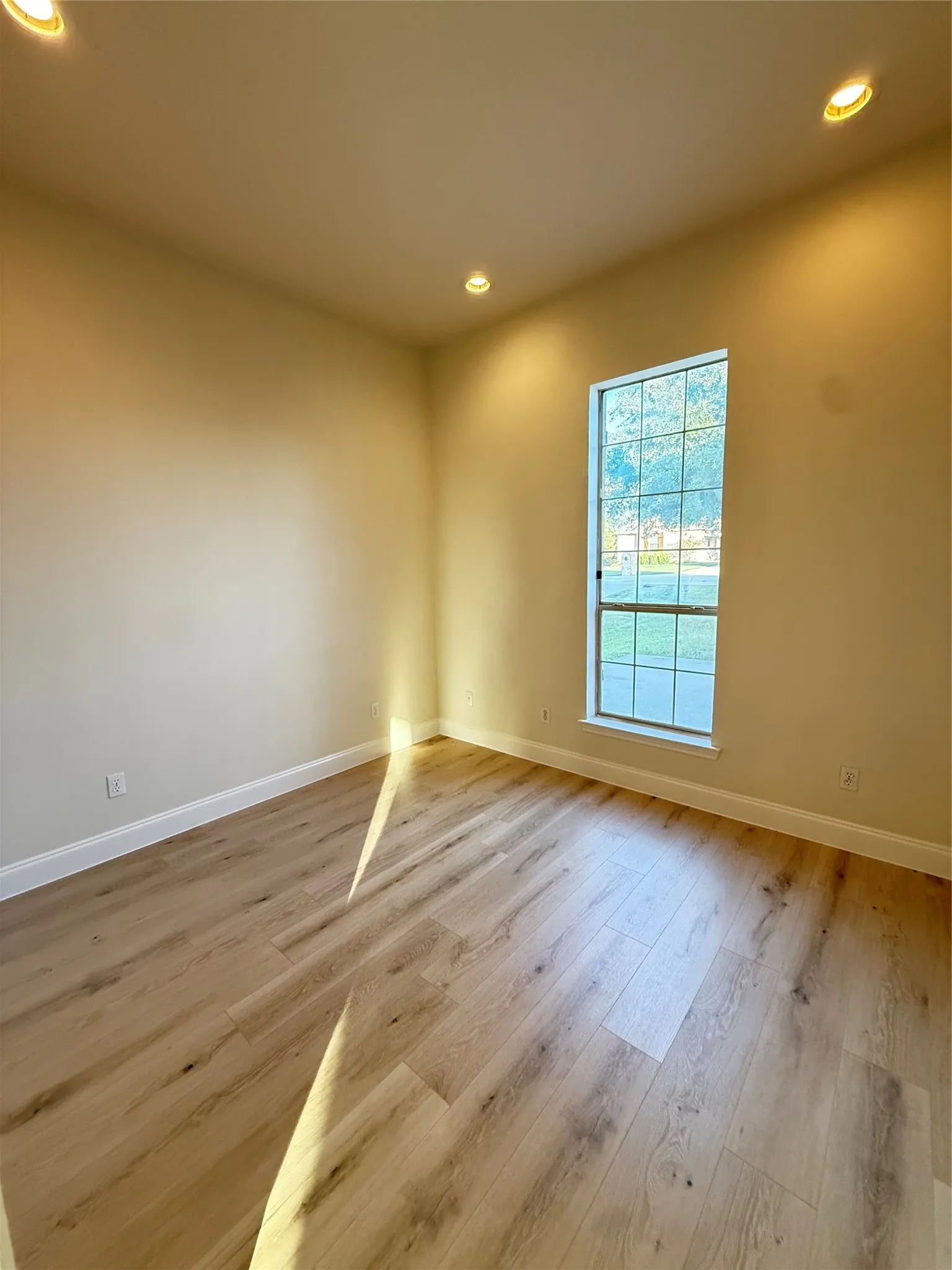 Single Family Residence For Sale in Grayson County , 3308 Preston Club Drive, Sherman, Texas 75092, 3 Bedroom, 2 Bathroom, 2 Garage spaces, 1,656 Sqft, built in 2000, mls#21364148, Real Estate Agent in Sherman, Homes For Sale in Grayson county, Homes For Sale in Sherman, Realtor in Sherman Texas, Real Estate Brokerage Independent Realty Texas, Luminita Cordes Realtor
